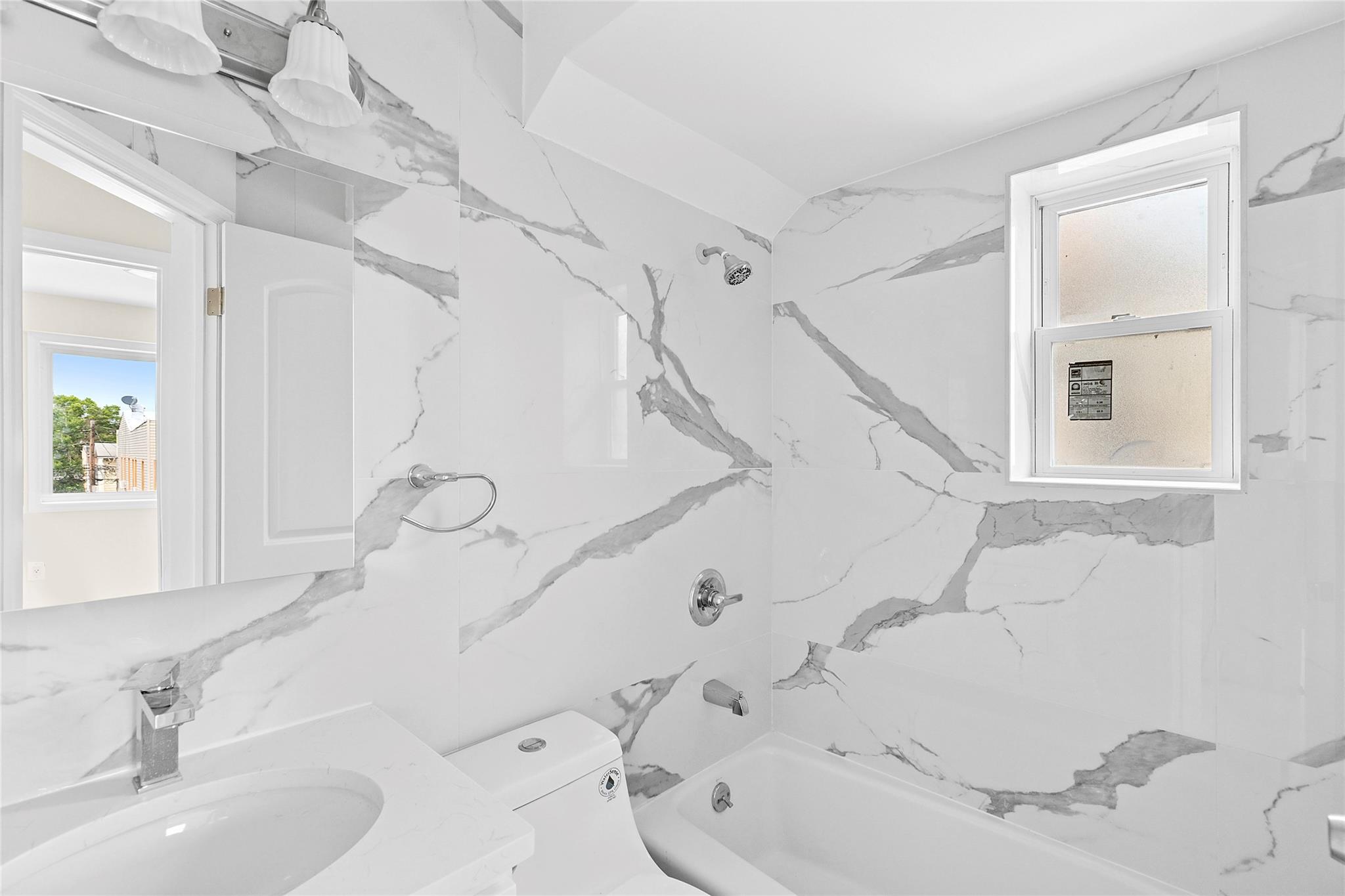 #15 photo, 104-47 49 Avenue, クイーンズ区 Corona , NY 11368