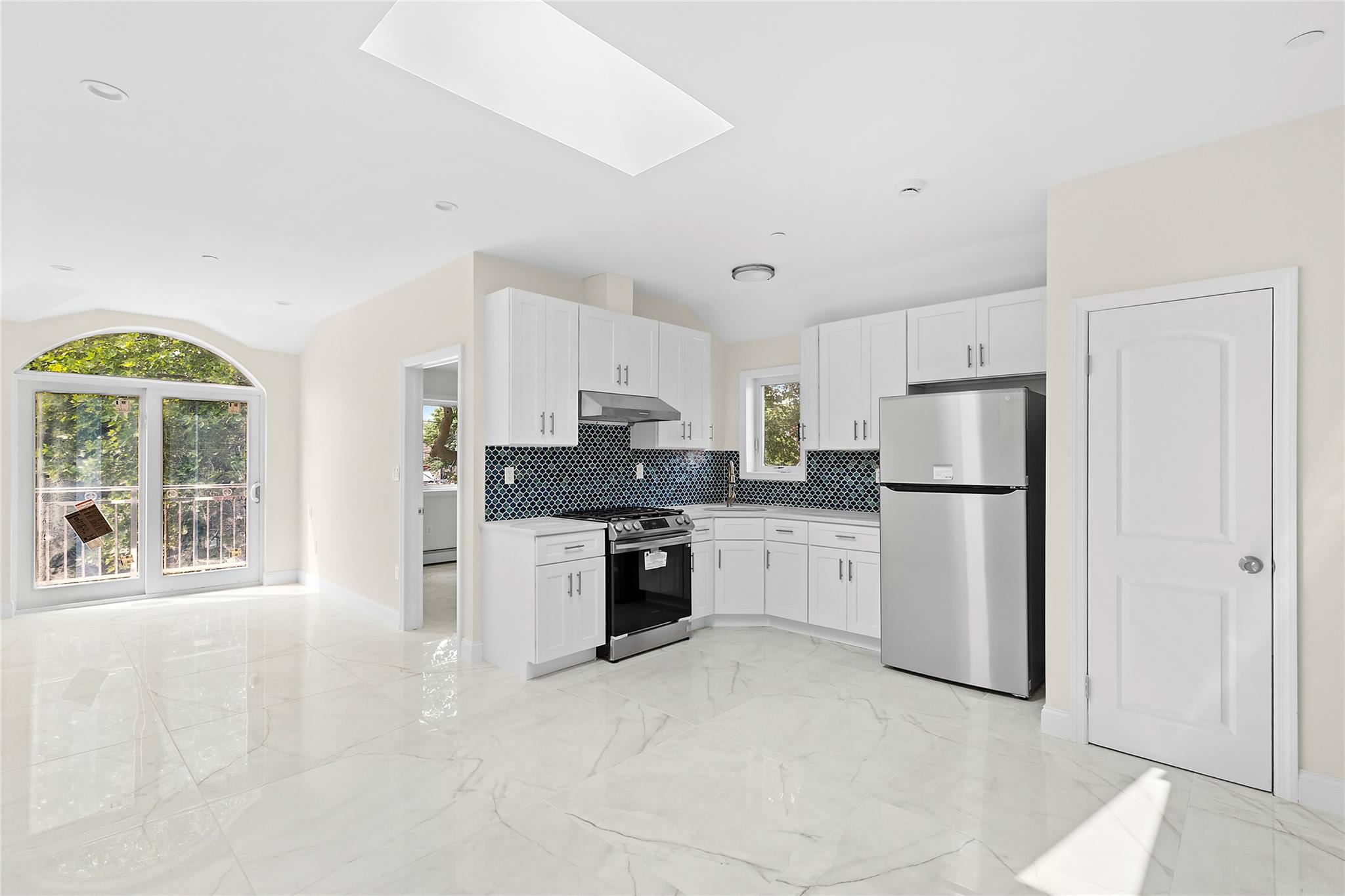 #16 photo, 104-47 49 Avenue, クイーンズ区 Corona , NY 11368