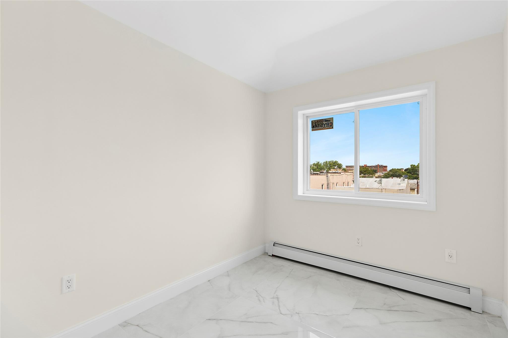 #20 photo, 104-47 49 Avenue, クイーンズ区 Corona , NY 11368