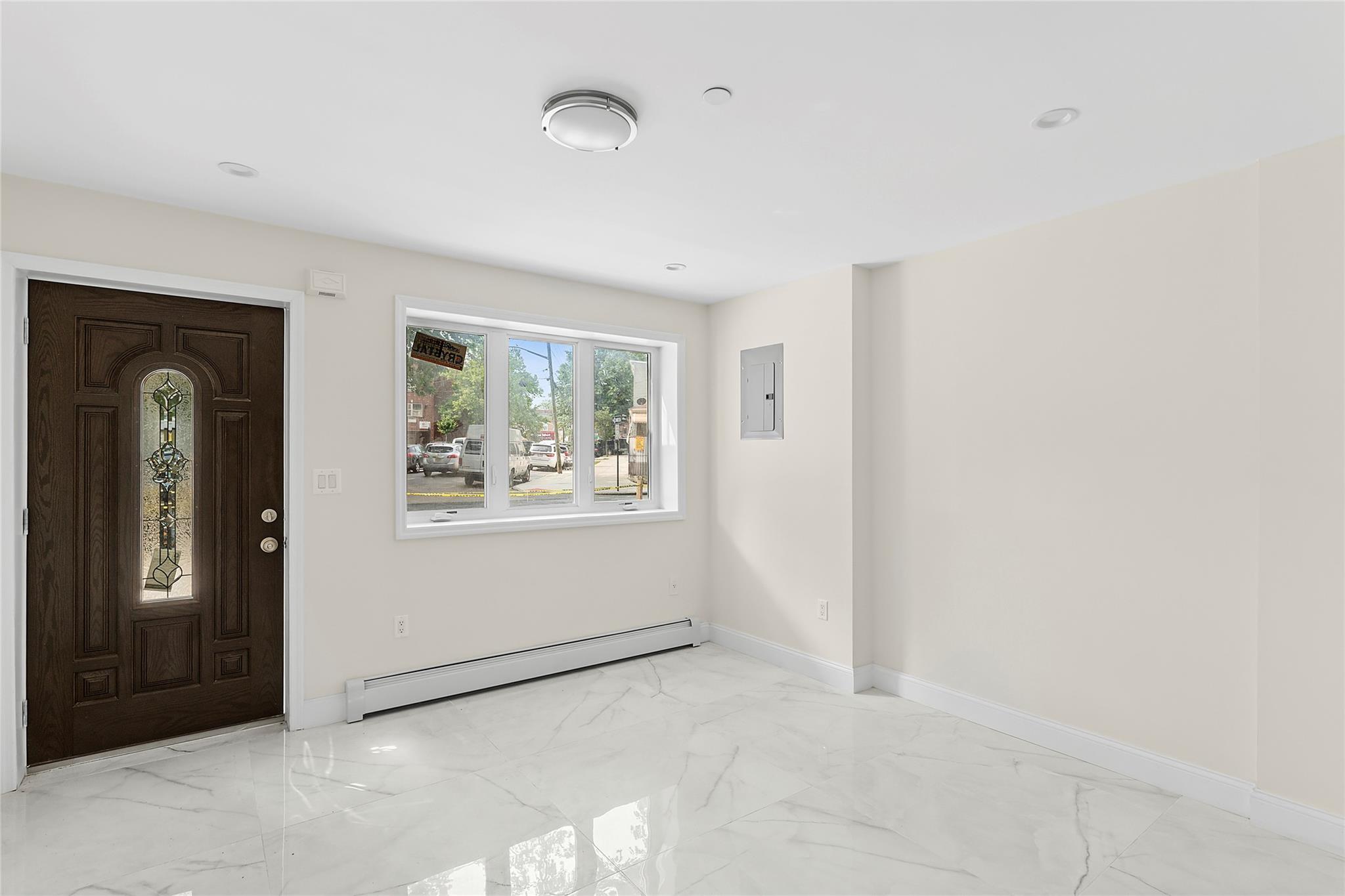 #3 photo, 104-47 49 Avenue, クイーンズ区 Corona , NY 11368