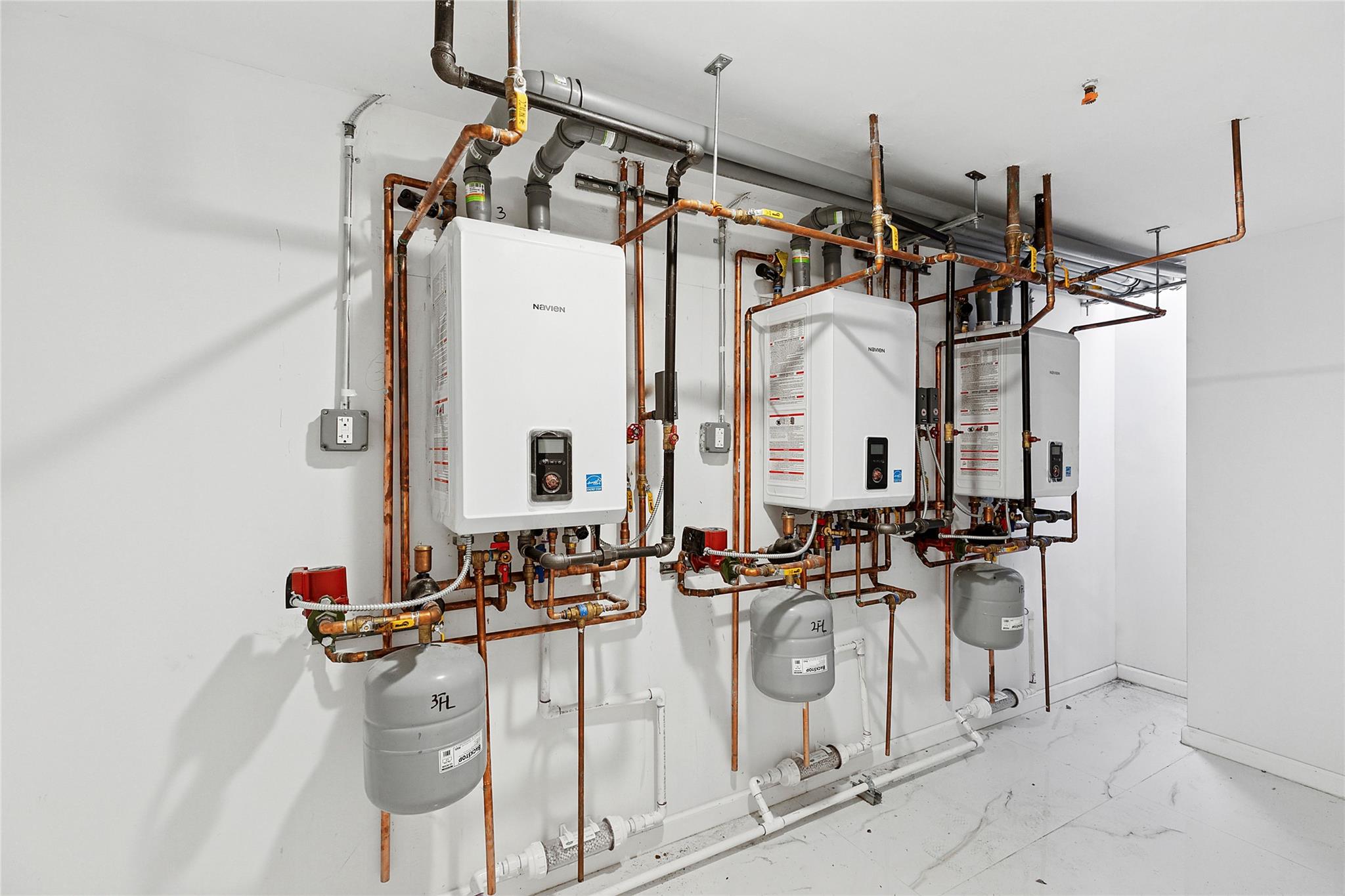 #9 photo, 104-47 49 Avenue, クイーンズ区 Corona , NY 11368