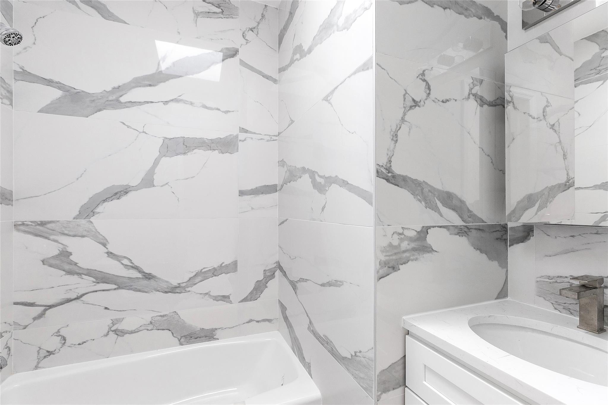 #16 photo, 104-49 49 Avenue, クイーンズ区 Corona , NY 11368