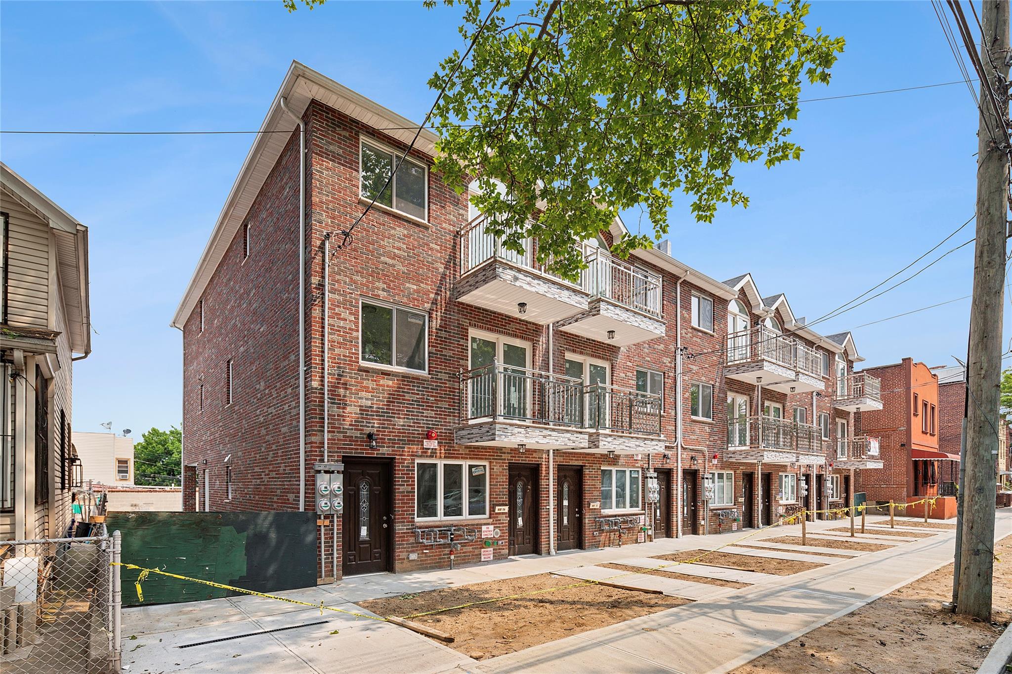 #17 photo, 104-49 49 Avenue, クイーンズ区 Corona , NY 11368