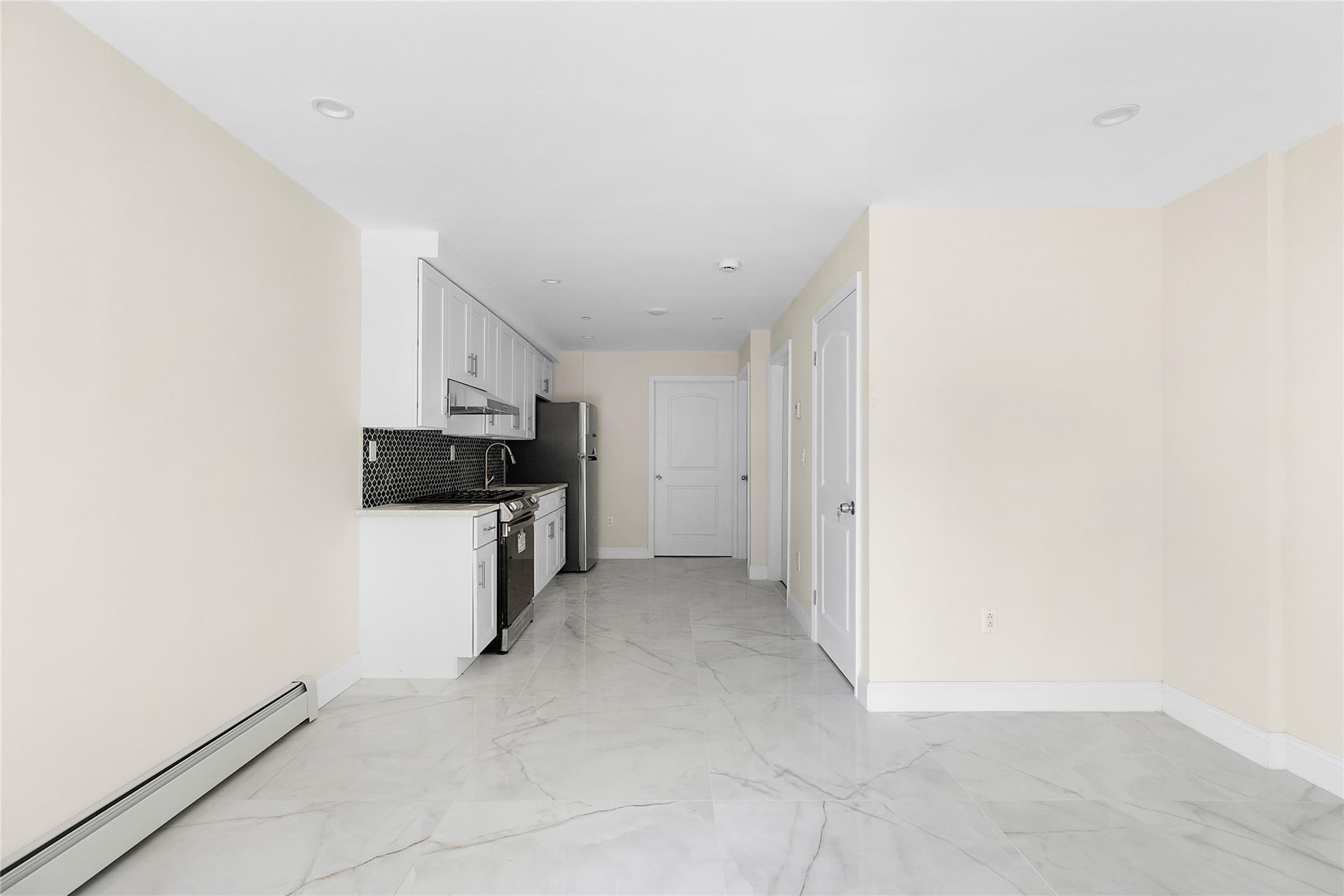 #3 photo, 104-49 49 Avenue, クイーンズ区 Corona , NY 11368