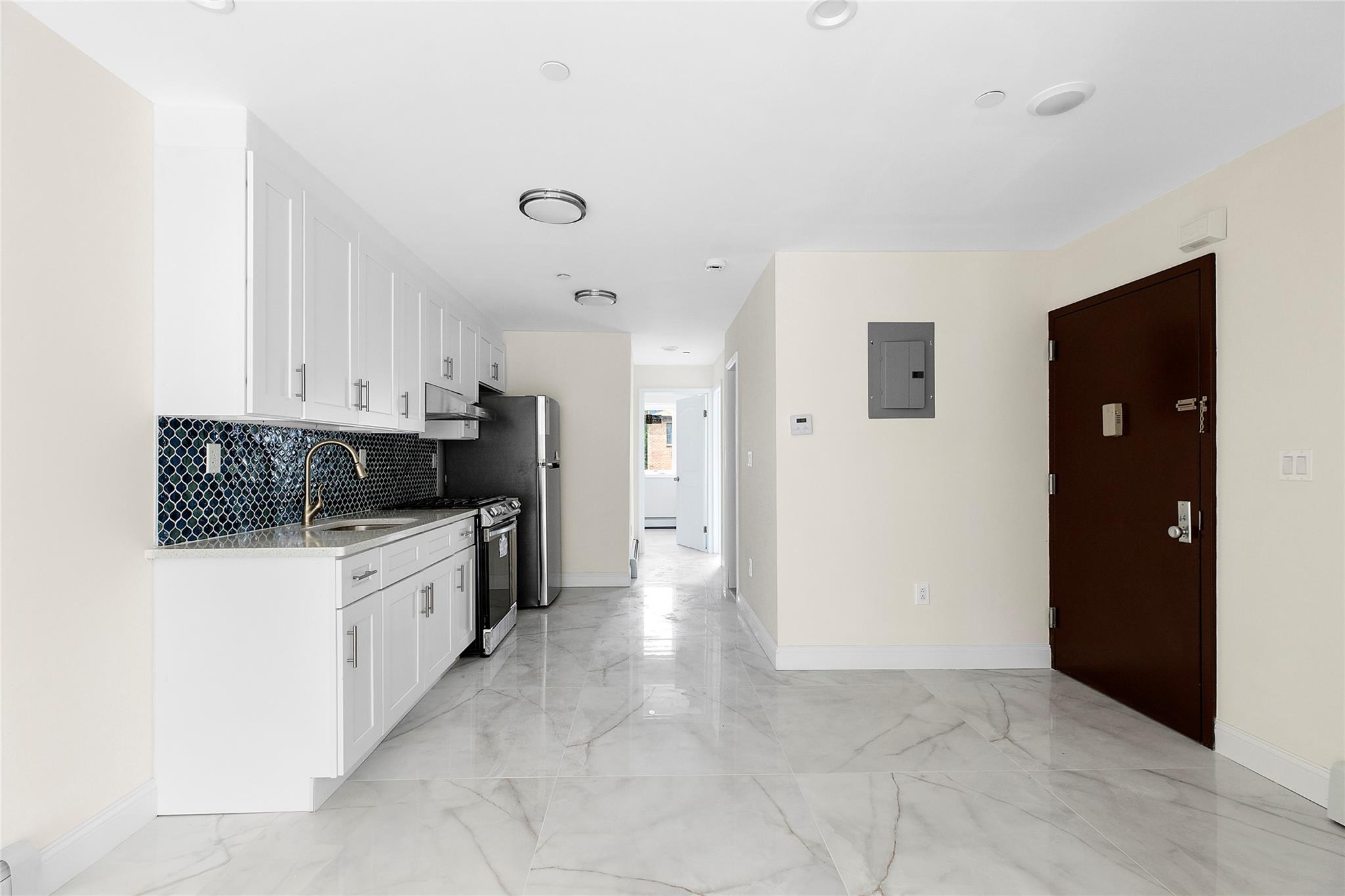 #9 photo, 104-49 49 Avenue, クイーンズ区 Corona , NY 11368