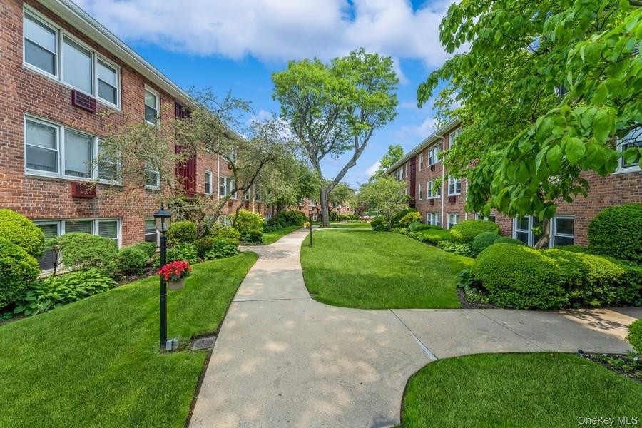 #19 photo, 61 Maine Avenue, Rockville Centre , NY 11570