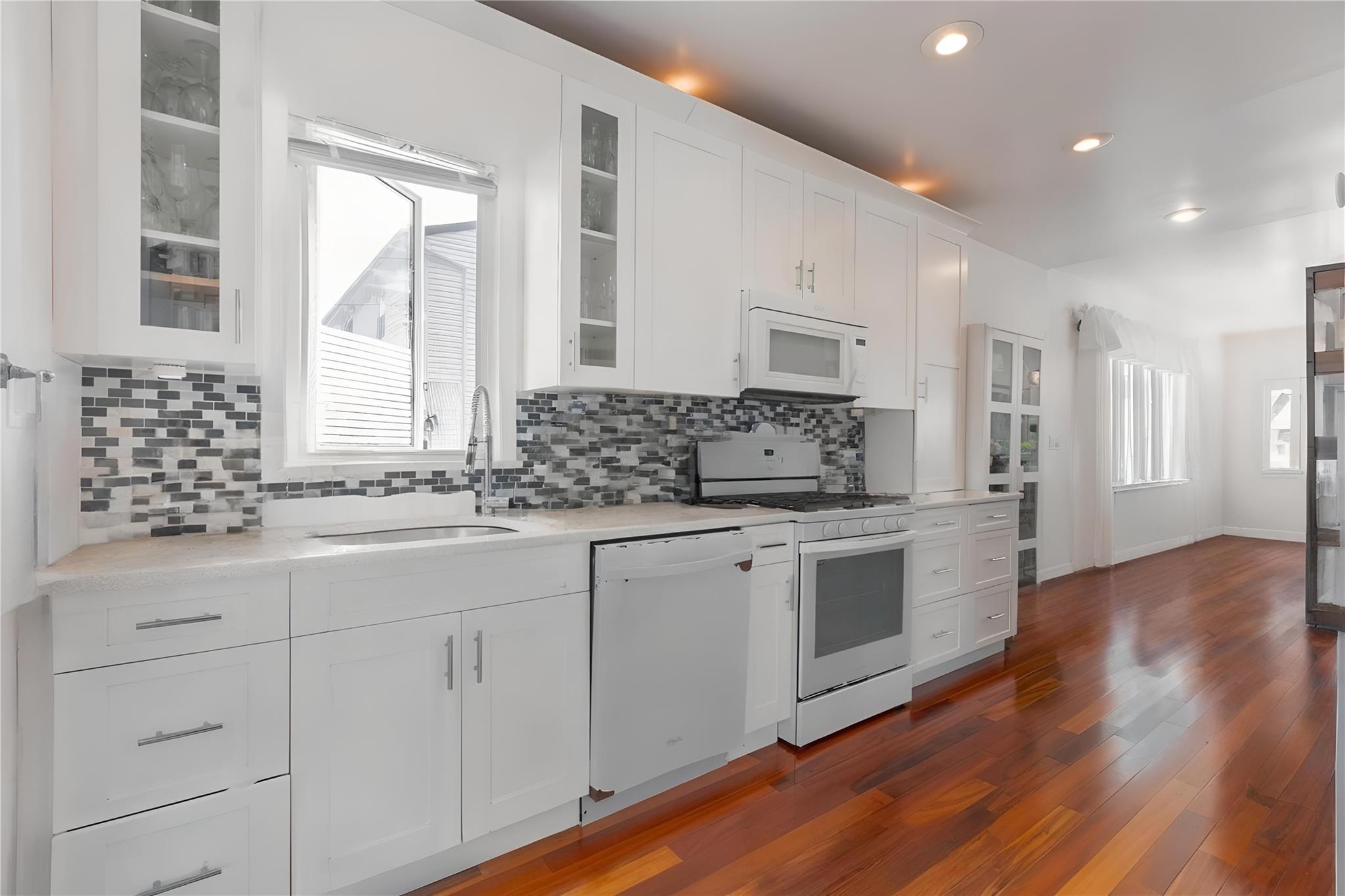 #10 photo, 849 E Bay Drive, サフォーク郡 West Islip , NY 11795