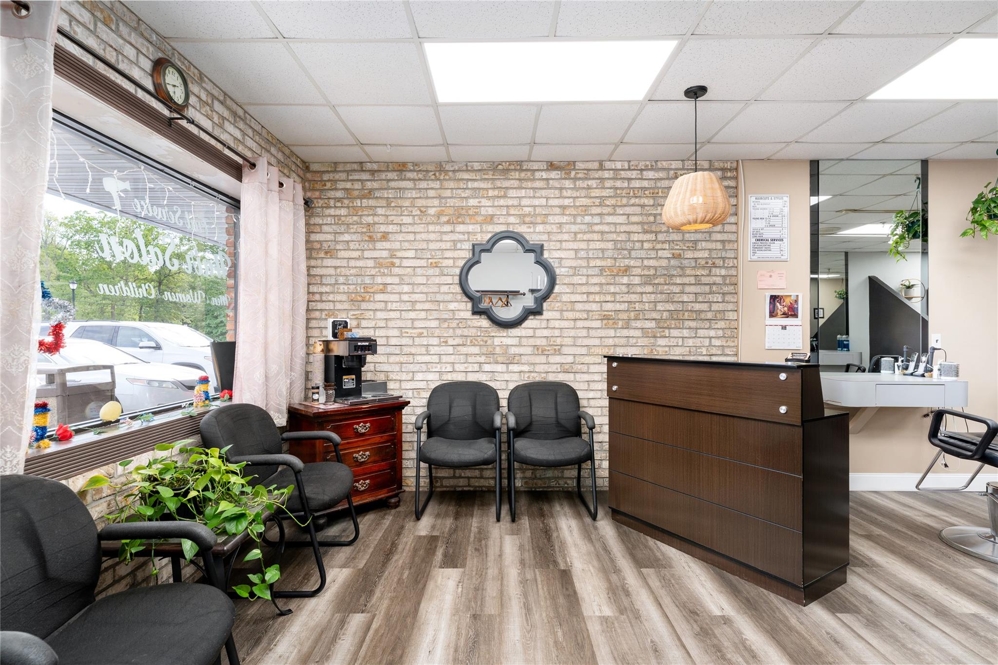 #2 photo, 99-10 Route 25A, サフォーク郡 Shoreham , NY 11786