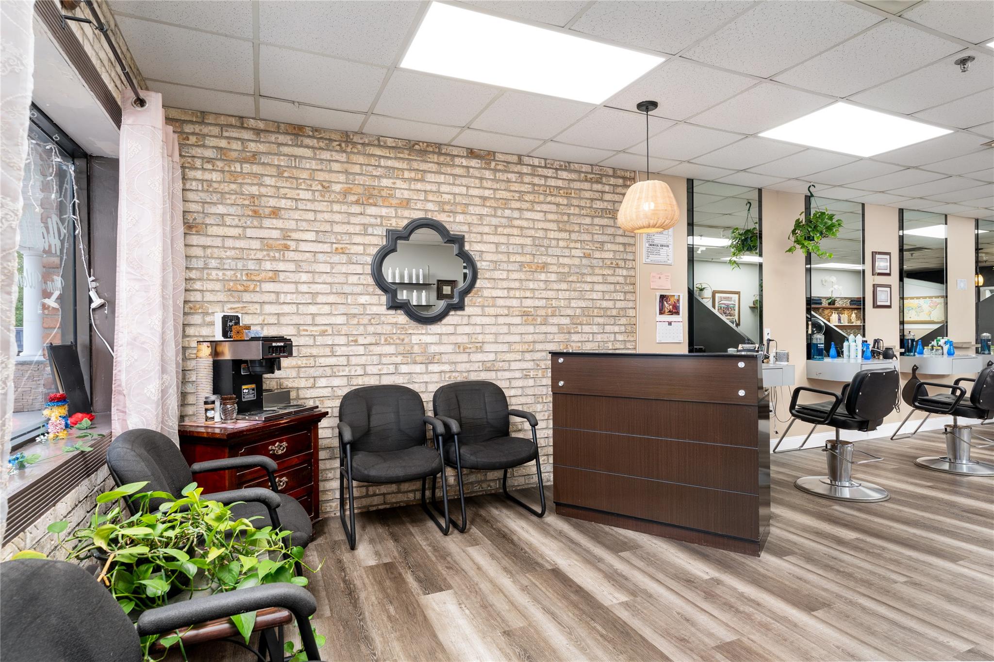 #3 photo, 99-10 Route 25A, サフォーク郡 Shoreham , NY 11786