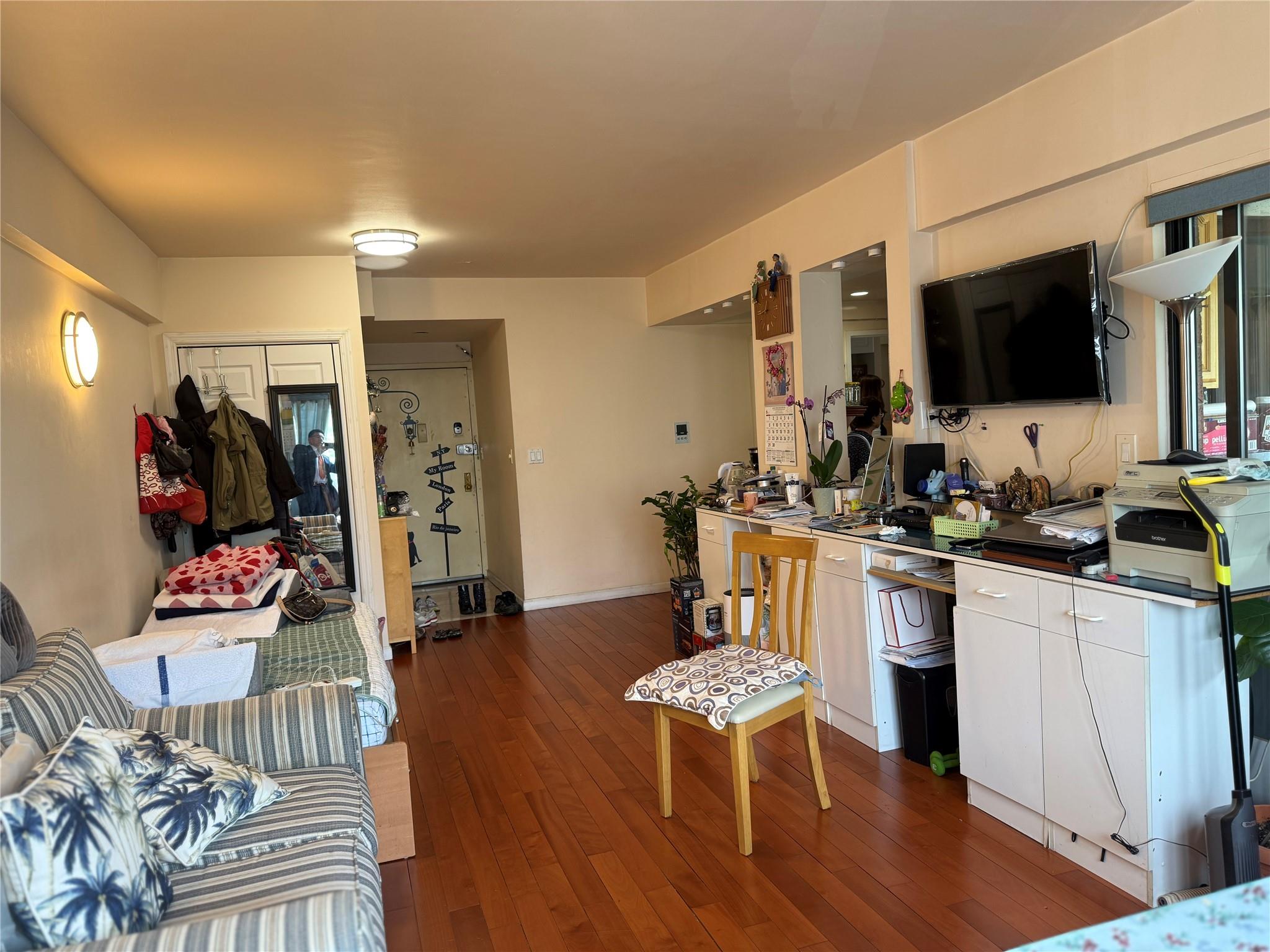 #17 photo, 81-09 41 Avenue, クイーンズ区 Elmhurst , NY 11373