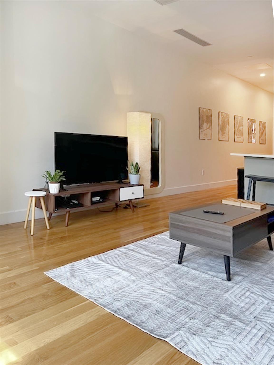 #15 photo, 60-11 39 Avenue, クイーンズ区 Woodside , NY 11377