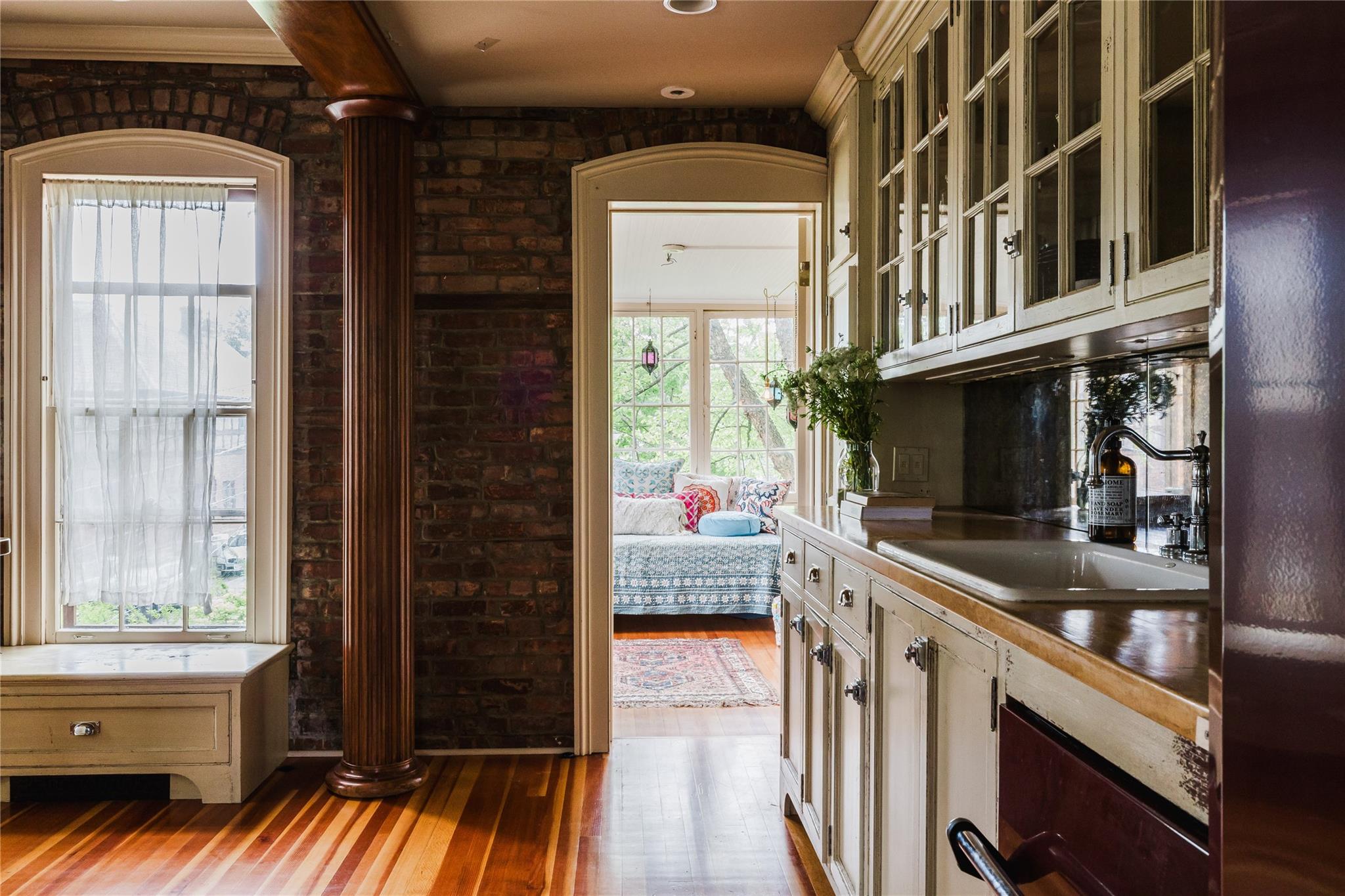 #18 photo, 1 E Court Street, Hudson , NY 12534