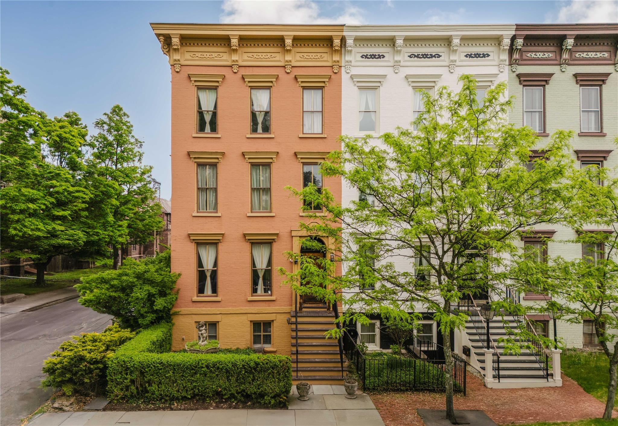 #2 photo, 1 E Court Street, Hudson , NY 12534