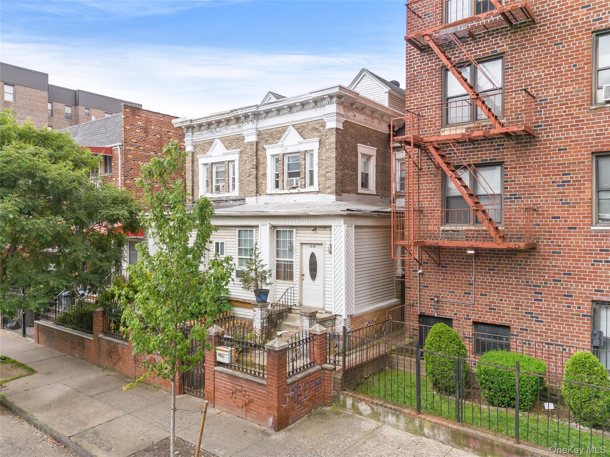 #15 photo, 41-20 Elbertson Street, クイーンズ区 Elmhurst , NY 11373