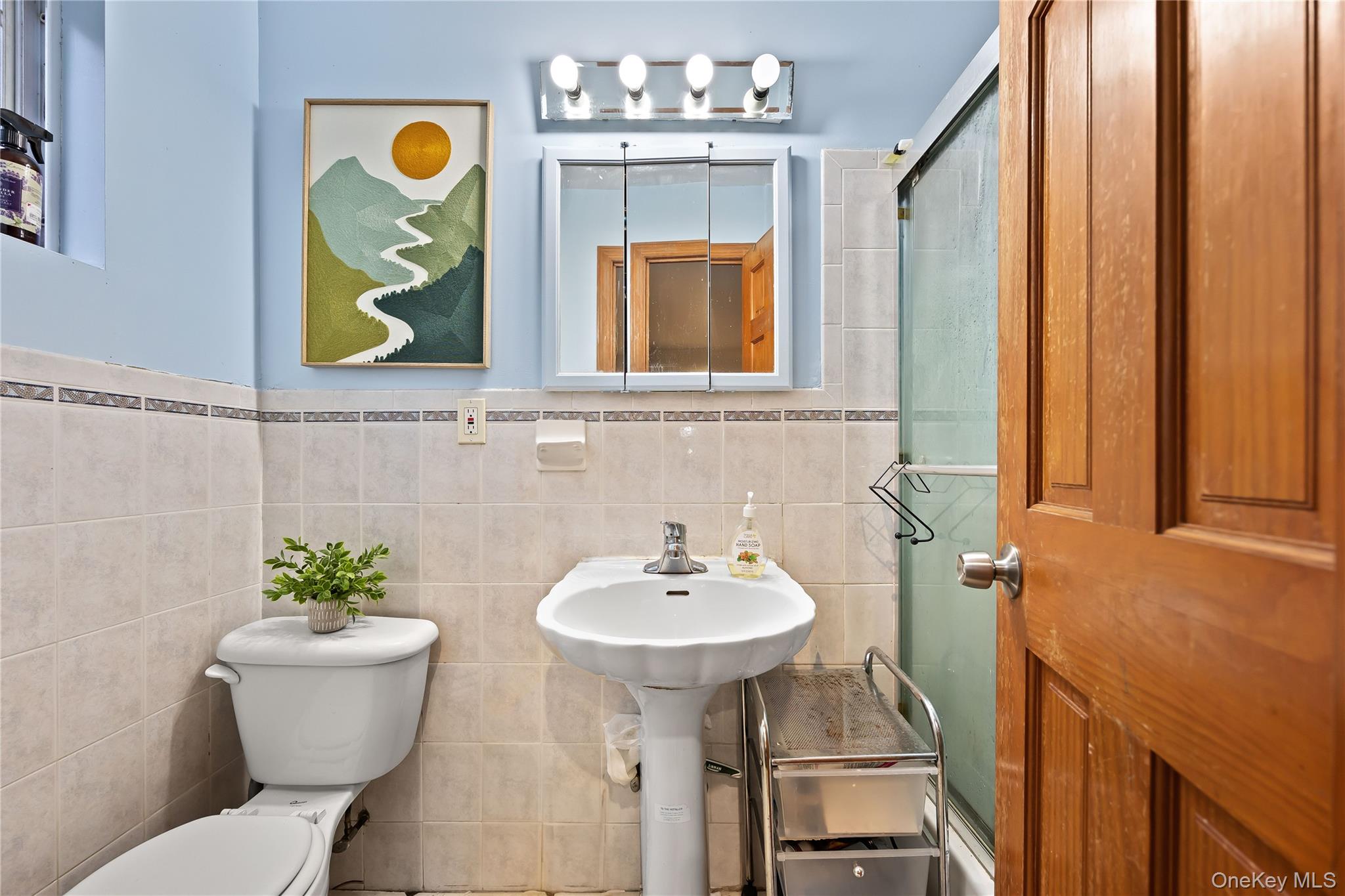 #4 photo, 41-20 Elbertson Street, クイーンズ区 Elmhurst , NY 11373