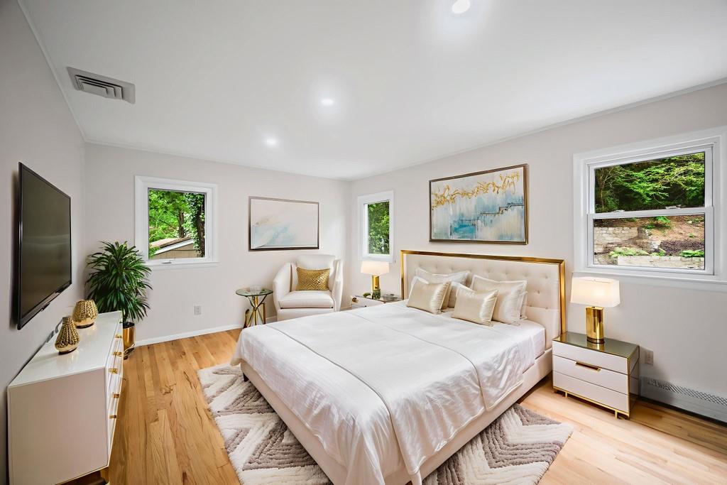 #10 photo, 26 Ravine Road, Great Neck , NY 11023