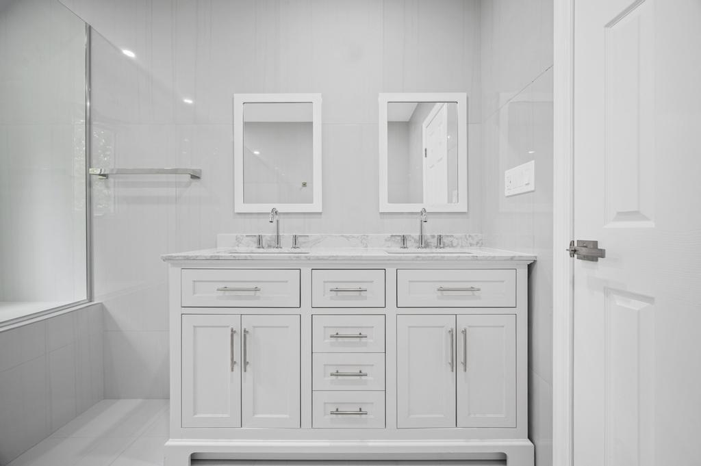 #15 photo, 26 Ravine Road, Great Neck , NY 11023