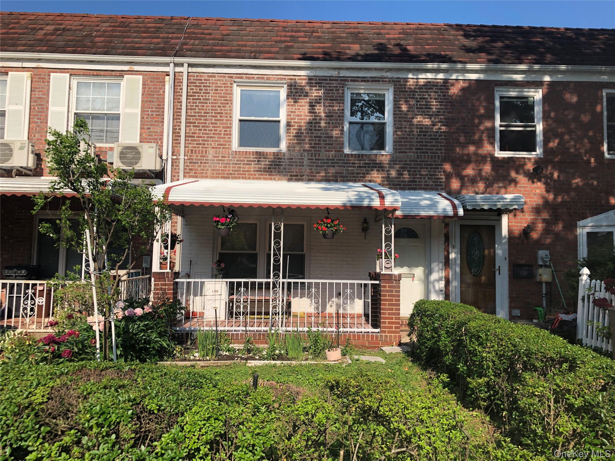 #1 photo, 70-27 175th Street, クイーンズ区 Fresh Meadows , NY 11365