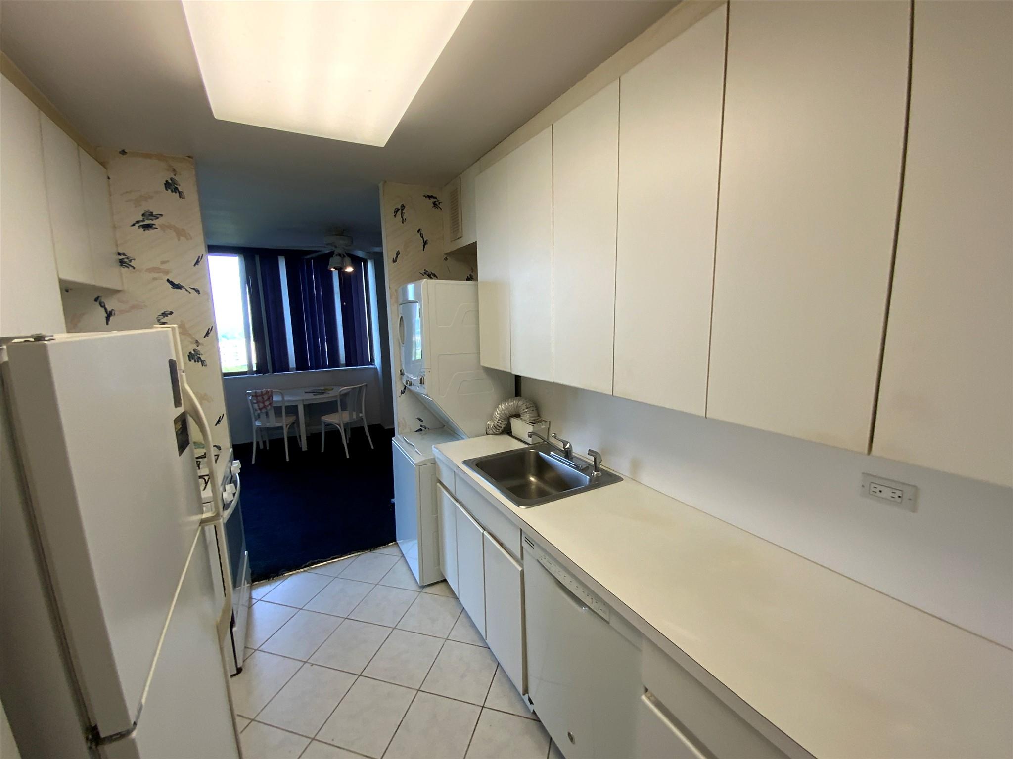 #7 photo, 27110 Grand Central Parkway, クイーンズ区 Floral Park , NY 11005