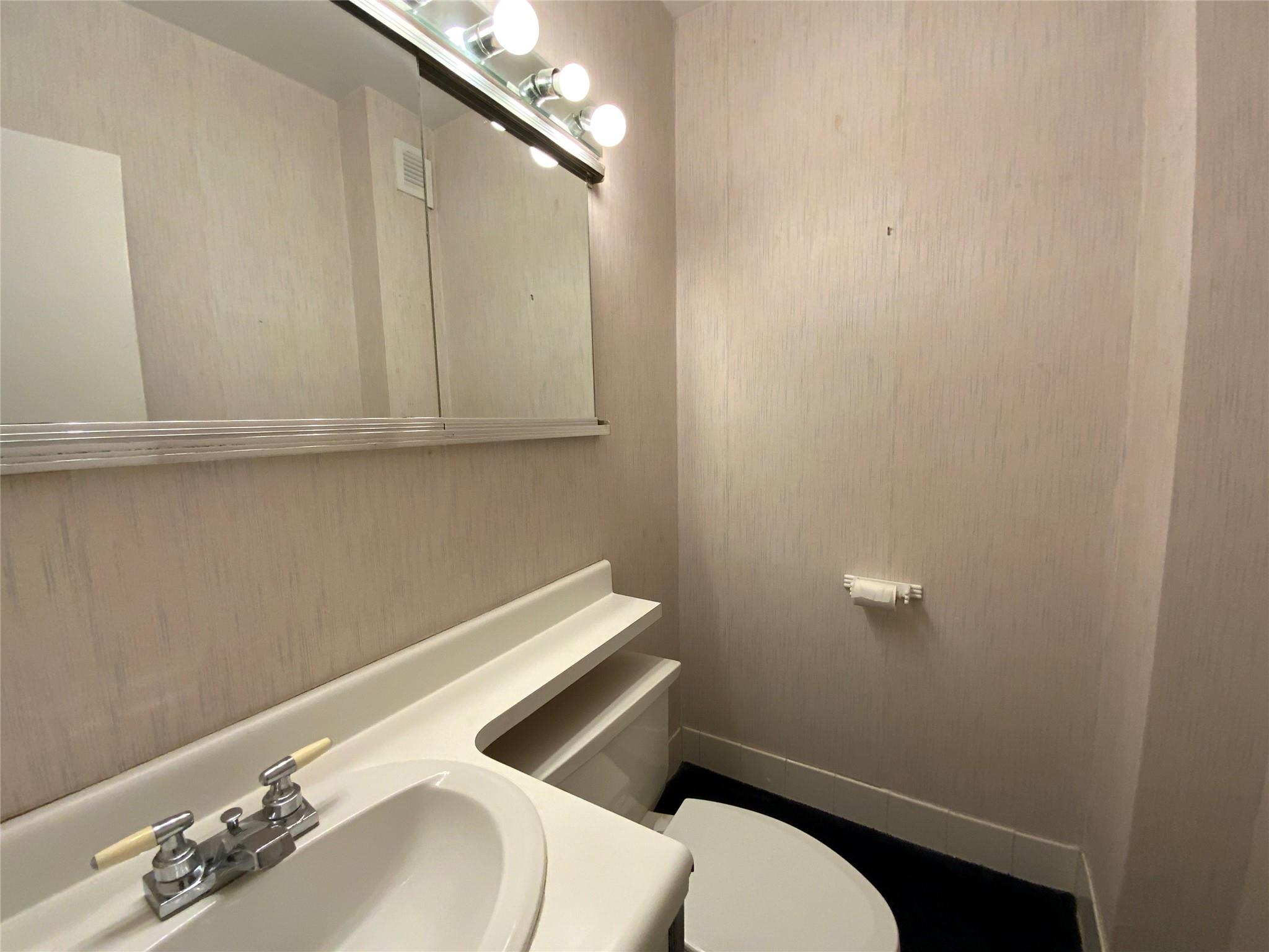 #8 photo, 27110 Grand Central Parkway, クイーンズ区 Floral Park , NY 11005