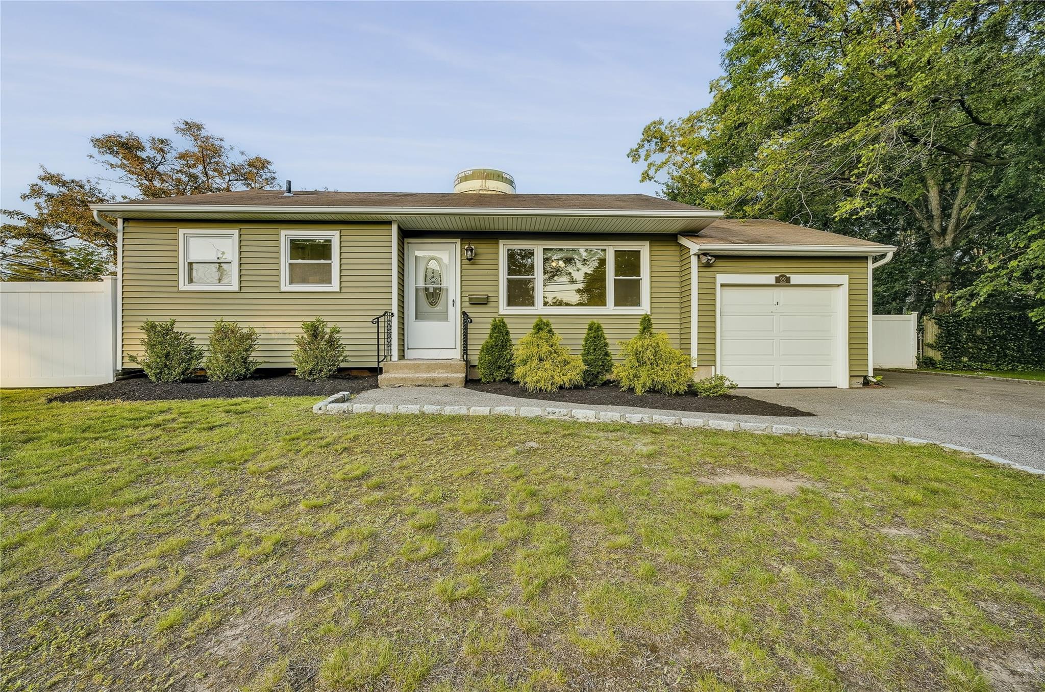 #1 photo, 22 S Haven Drive, サフォーク郡 East Northport , NY 11731