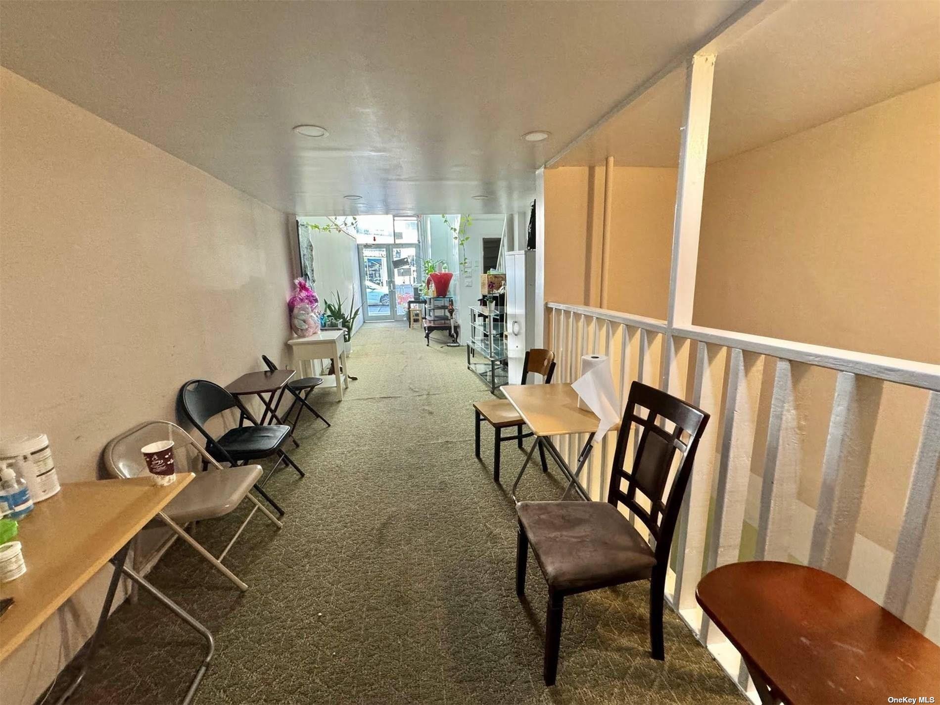 #4 photo, 28-57 Steinway Street, クイーンズ区 Astoria , NY 11103