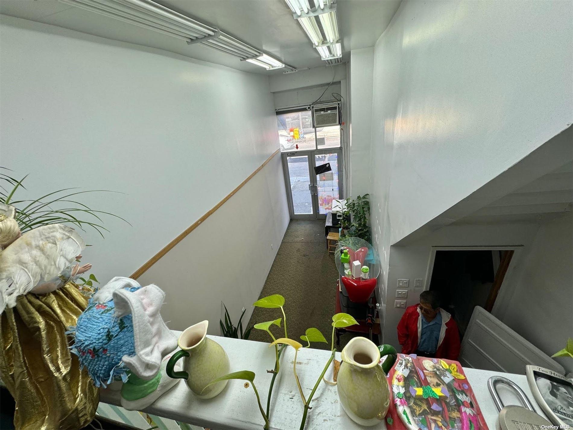 #5 photo, 28-57 Steinway Street, クイーンズ区 Astoria , NY 11103