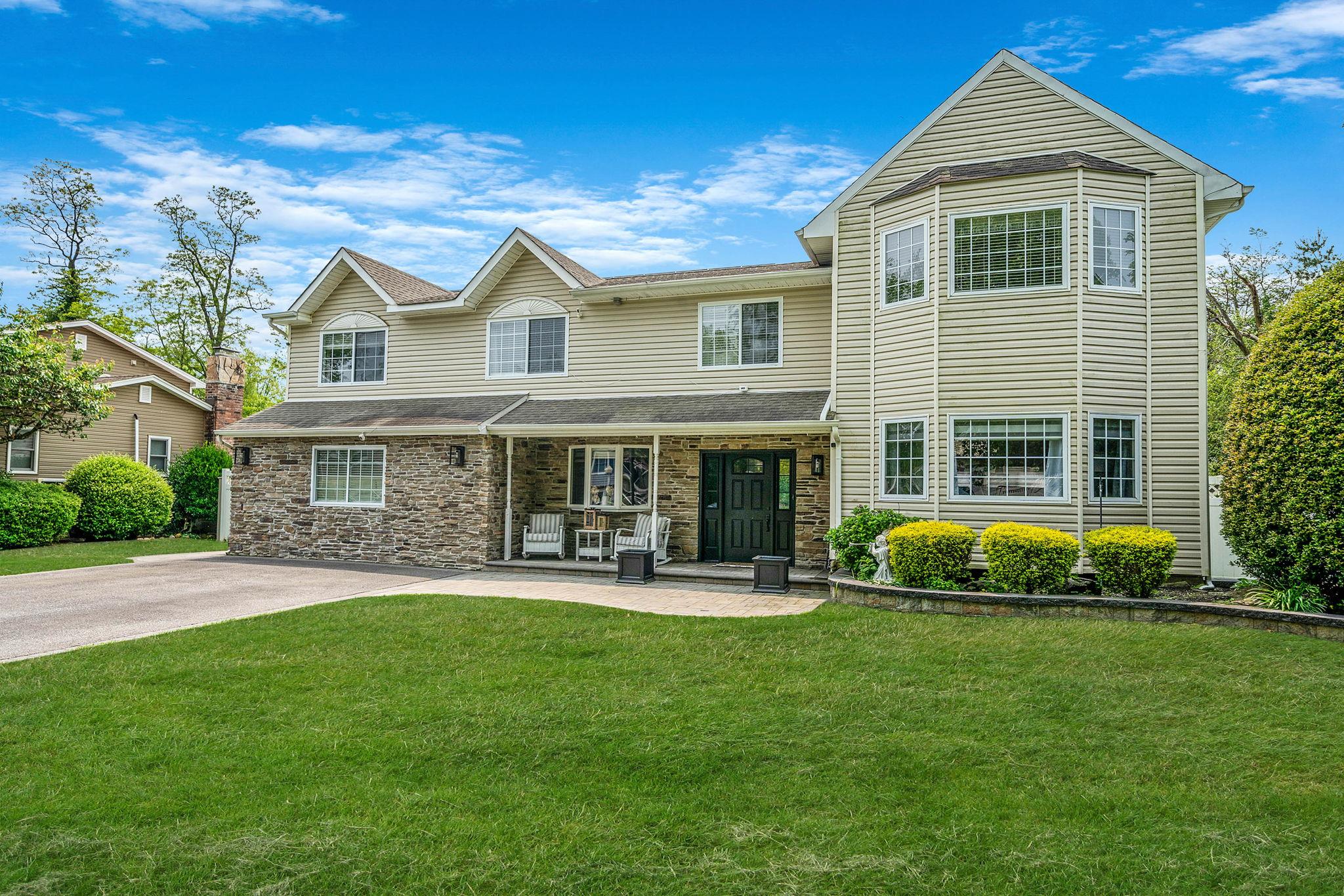 #1 photo, 33 Stonywood Drive, サフォーク郡 Commack , NY 11725