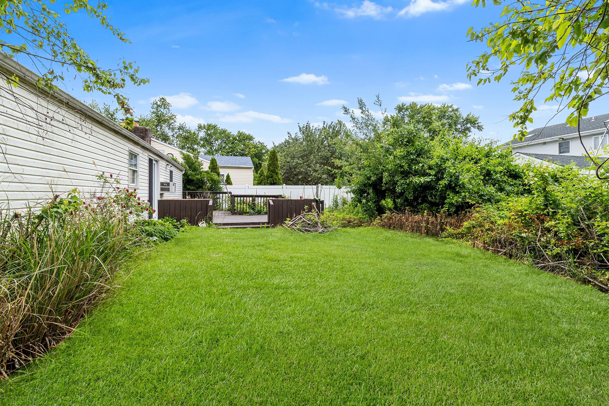 #16 photo, 45 W 23rd Street, Deer Park , NY 11729