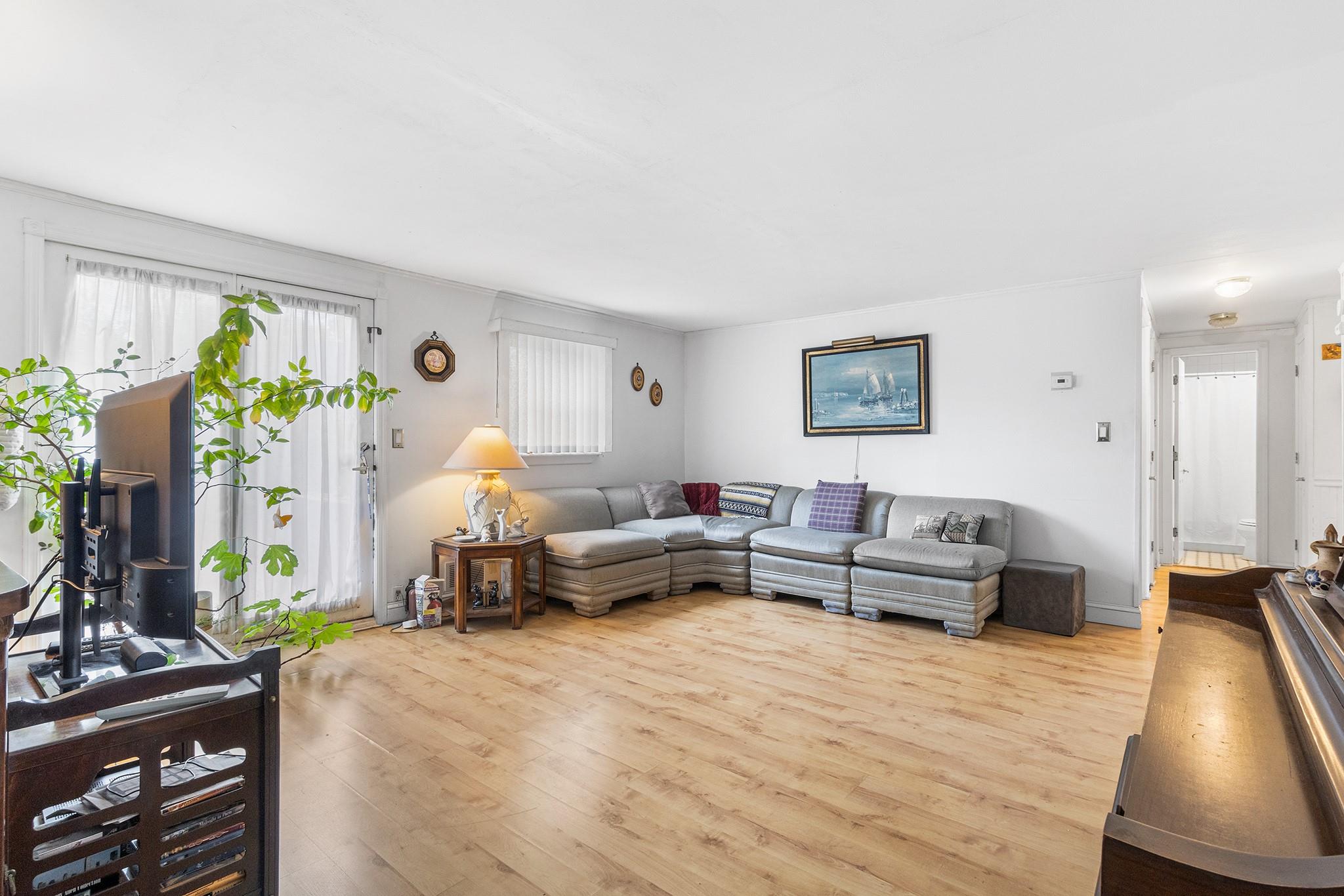 #3 photo, 45 W 23rd Street, Deer Park , NY 11729