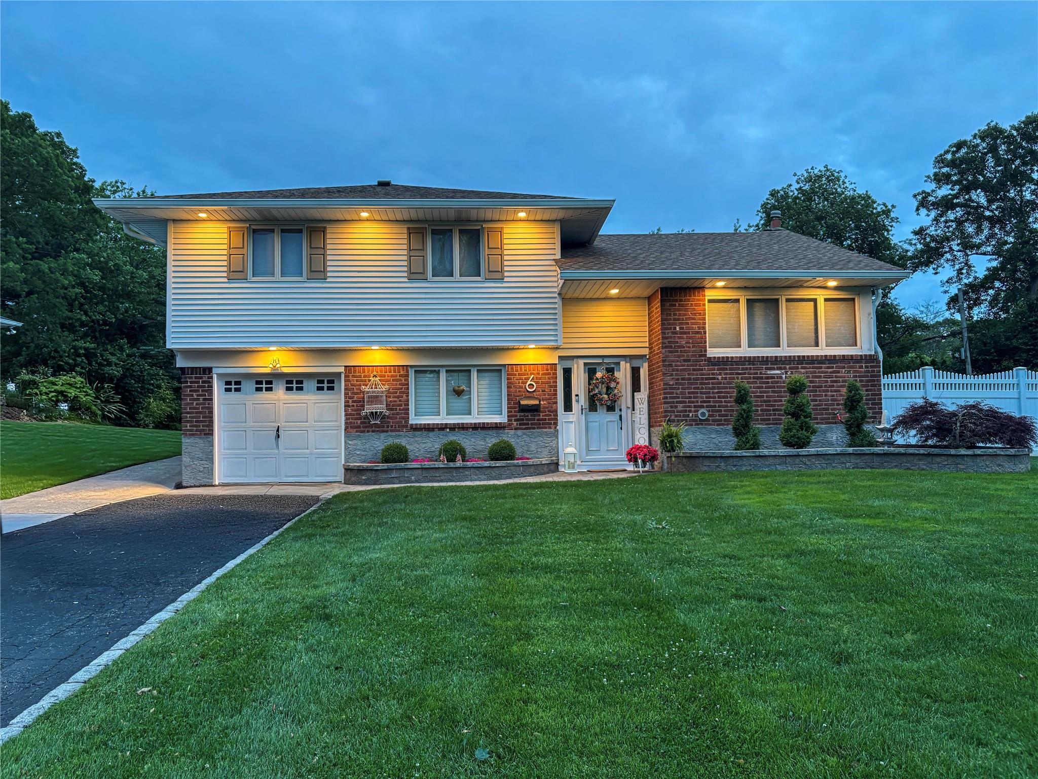 #1 photo, 6 Wyoming Street, Commack , NY 11725