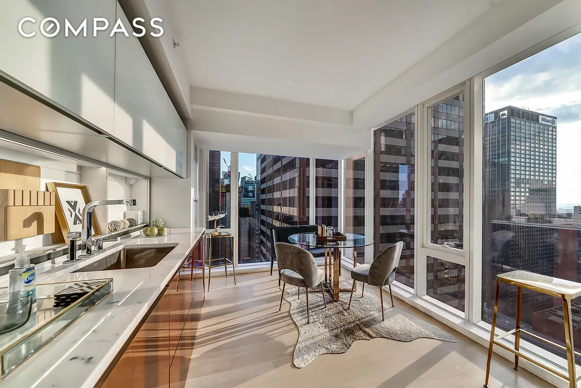 #9 photo, New York City, マンハッタン Theater District , NY 10019