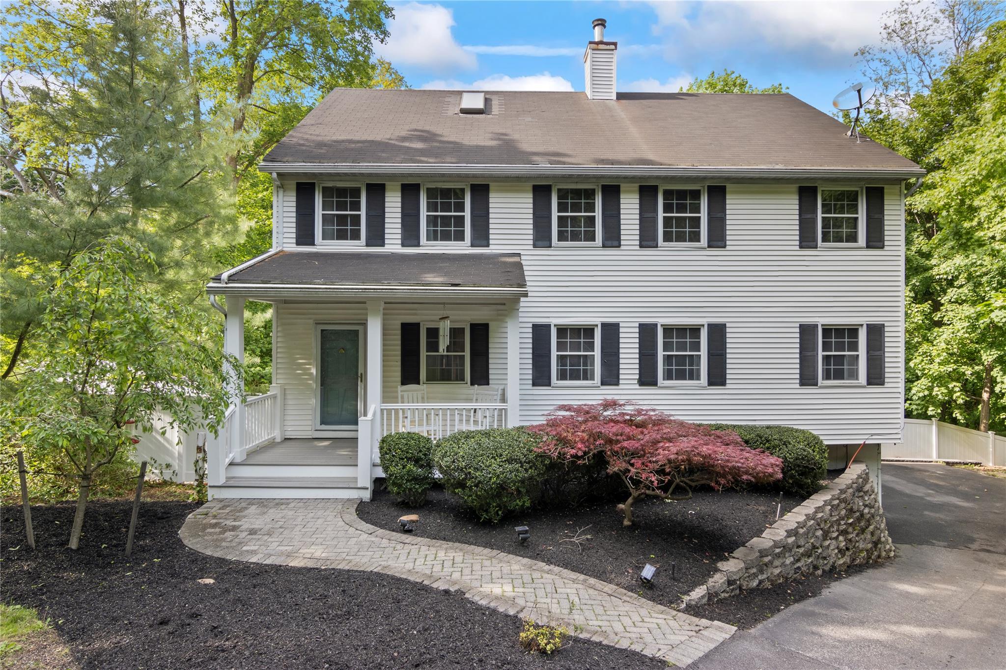 #1 photo, 319 Thompson Street, 東長島 Port Jefferson , NY 11777