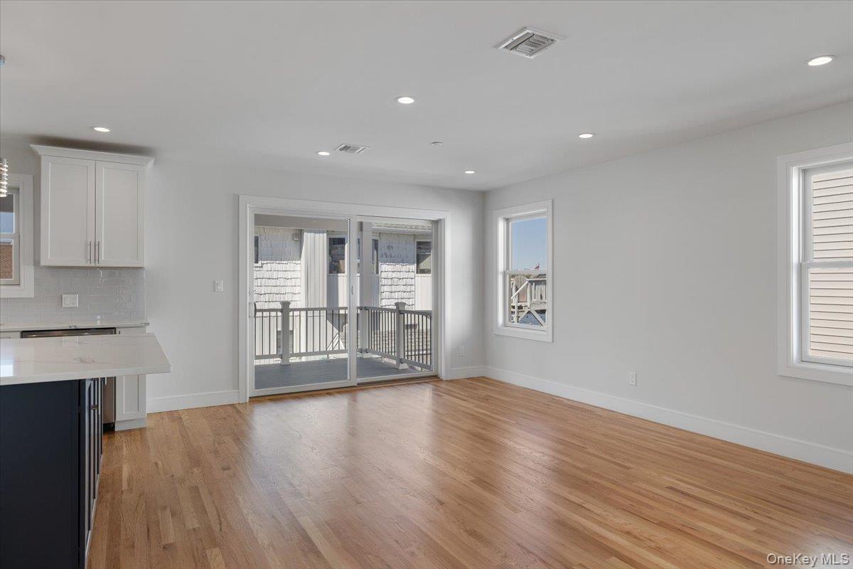 #11 photo, 12 Pershing Place, ナッソー郡 Island Park , NY 11558