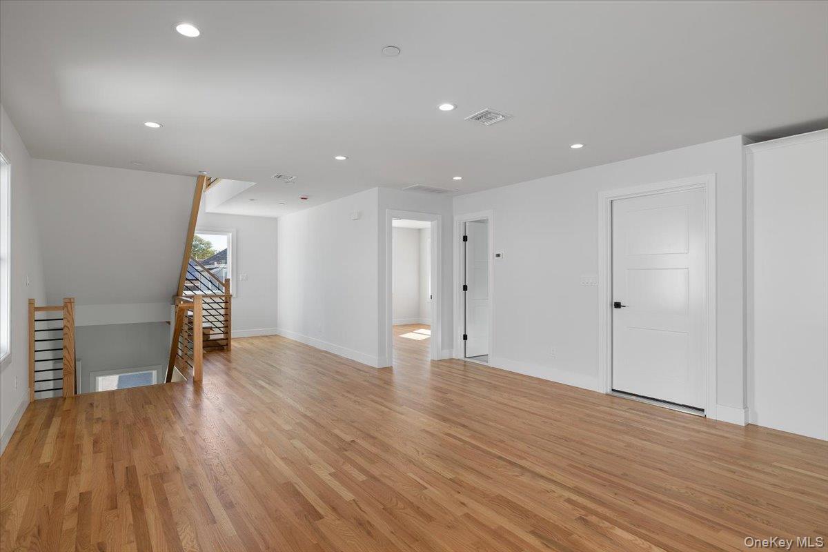 #15 photo, 12 Pershing Place, ナッソー郡 Island Park , NY 11558