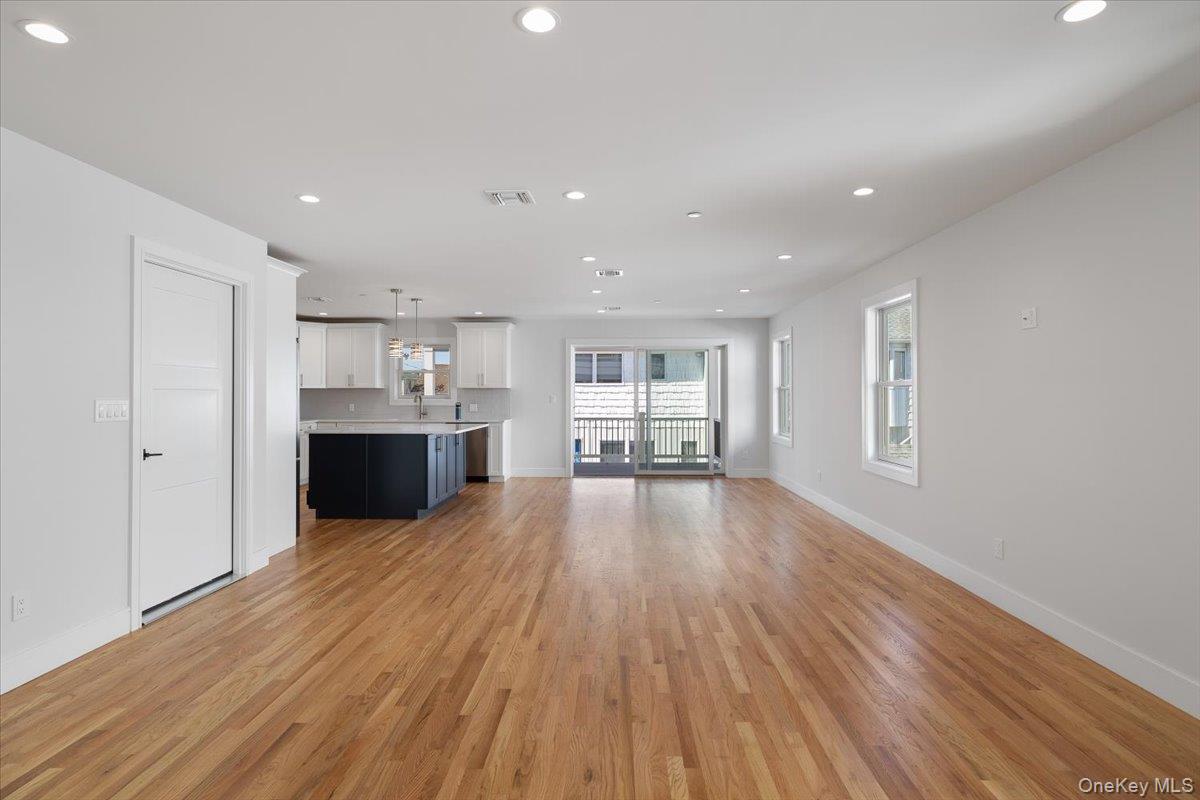 #4 photo, 12 Pershing Place, ナッソー郡 Island Park , NY 11558