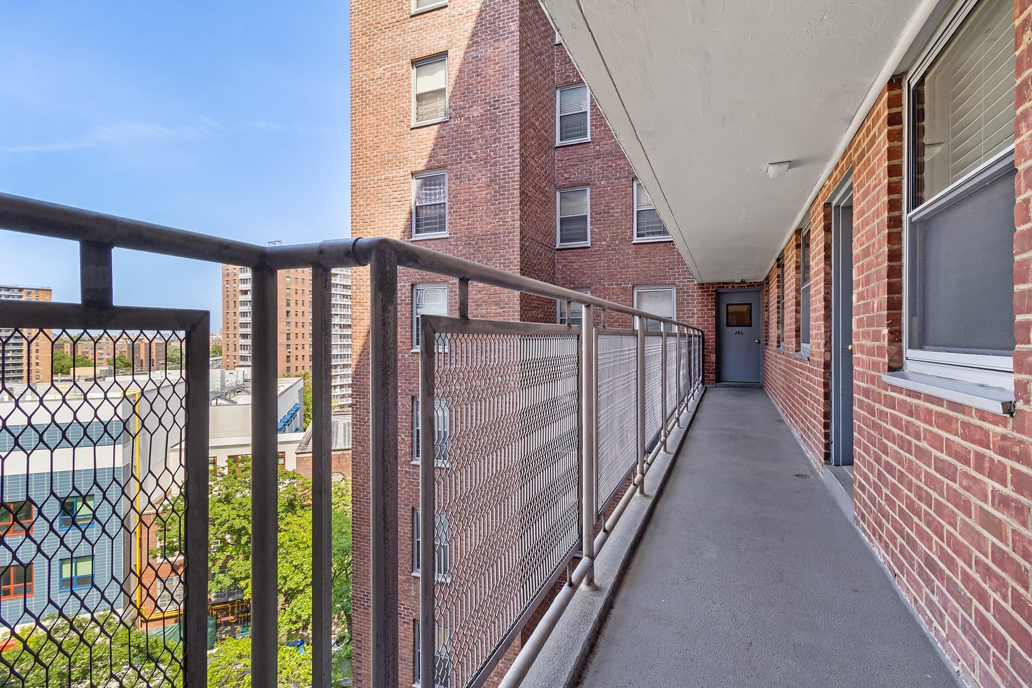 #11 photo, 61-15 97th Street, クイーンズ区 Rego Park , NY 11374