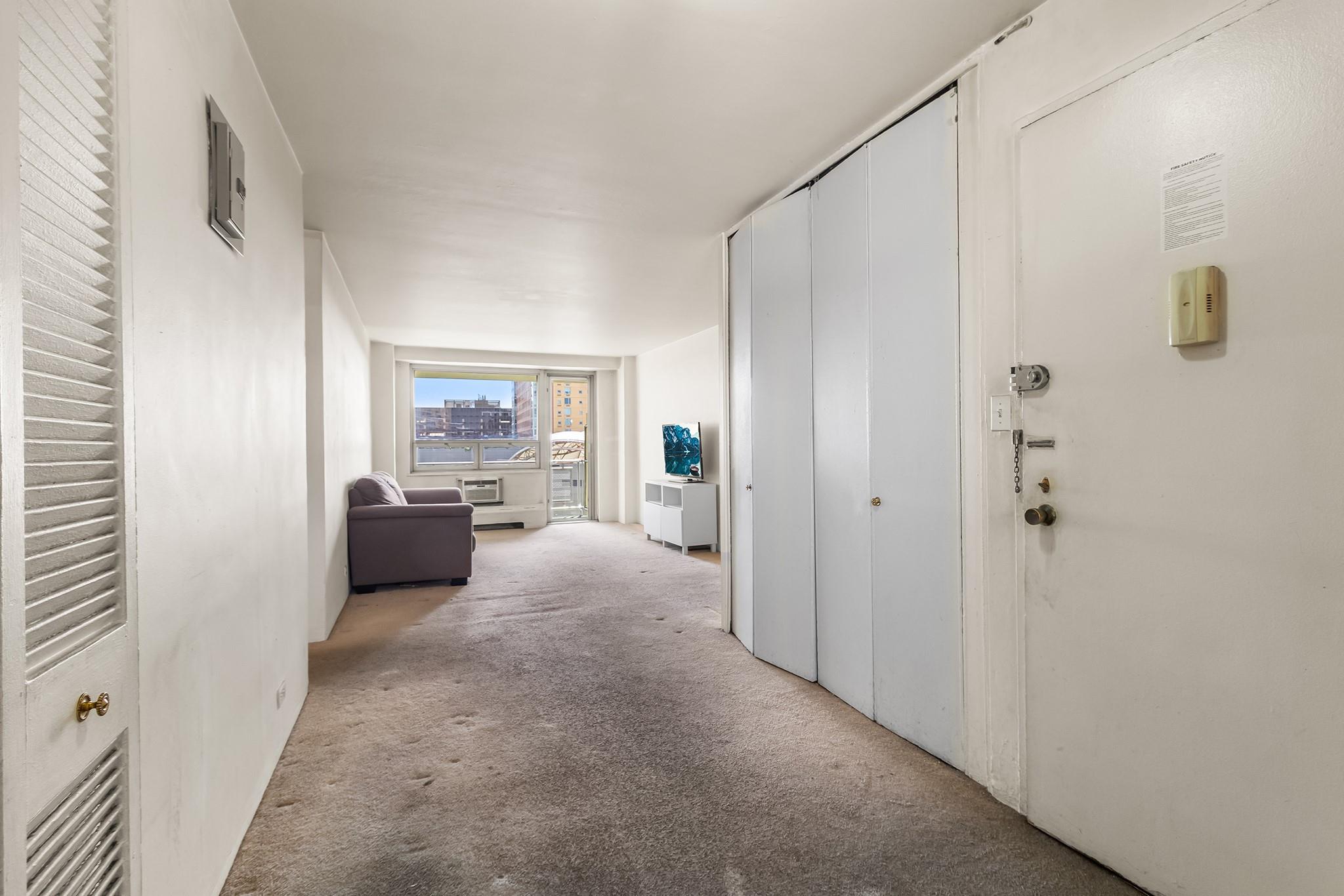 #4 photo, 61-15 97th Street, クイーンズ区 Rego Park , NY 11374