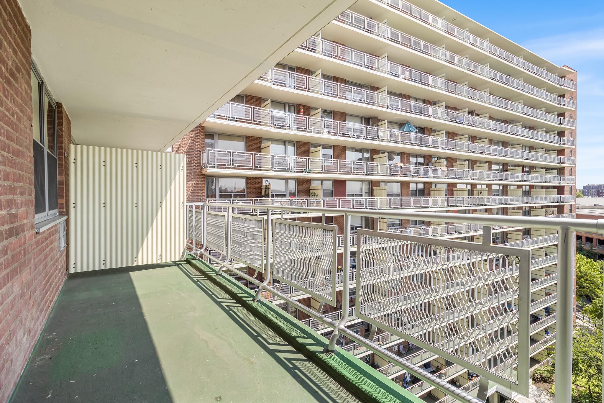 #5 photo, 61-15 97th Street, クイーンズ区 Rego Park , NY 11374