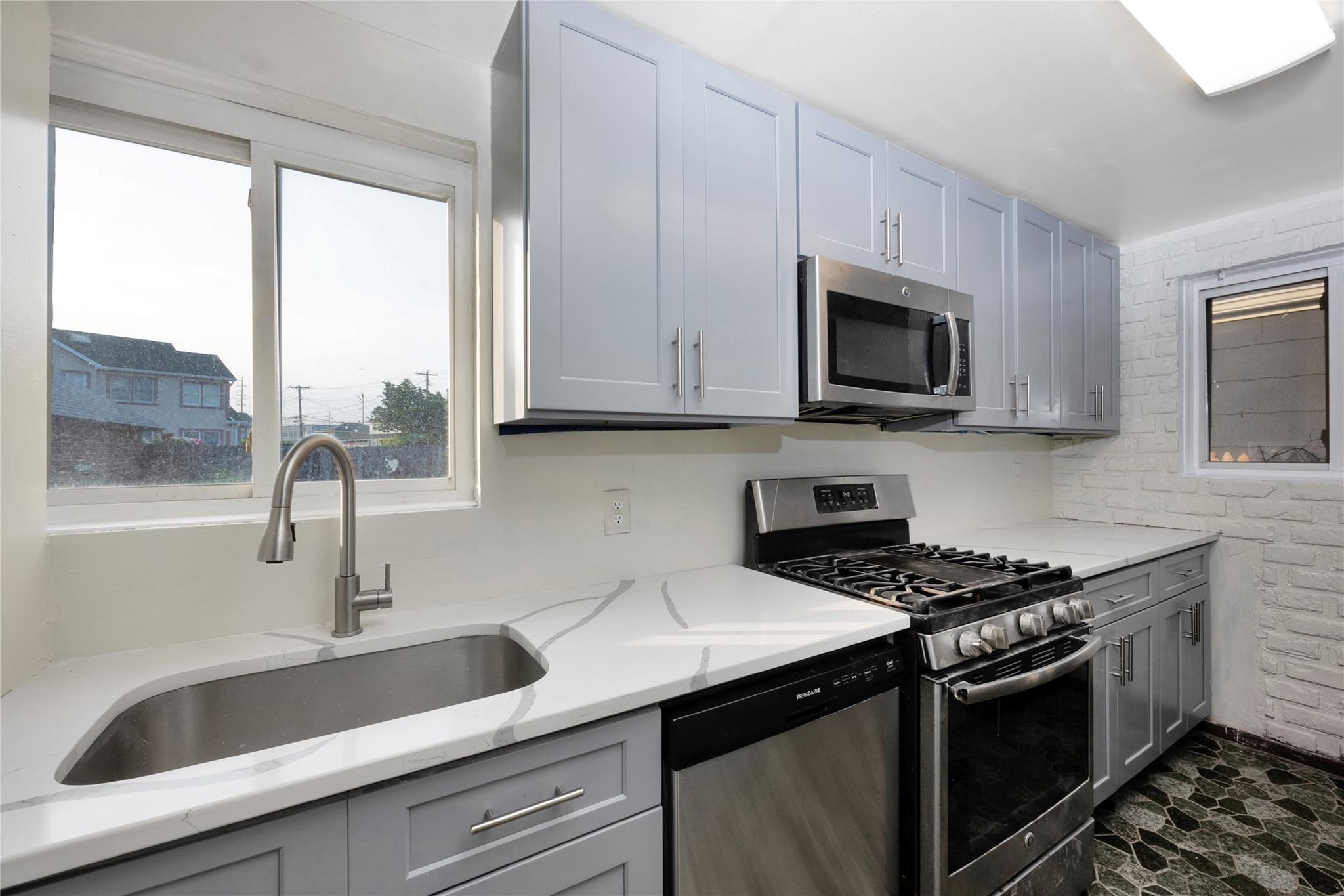 #12 photo, 82 Heitz Place, Hicksville , NY 11801