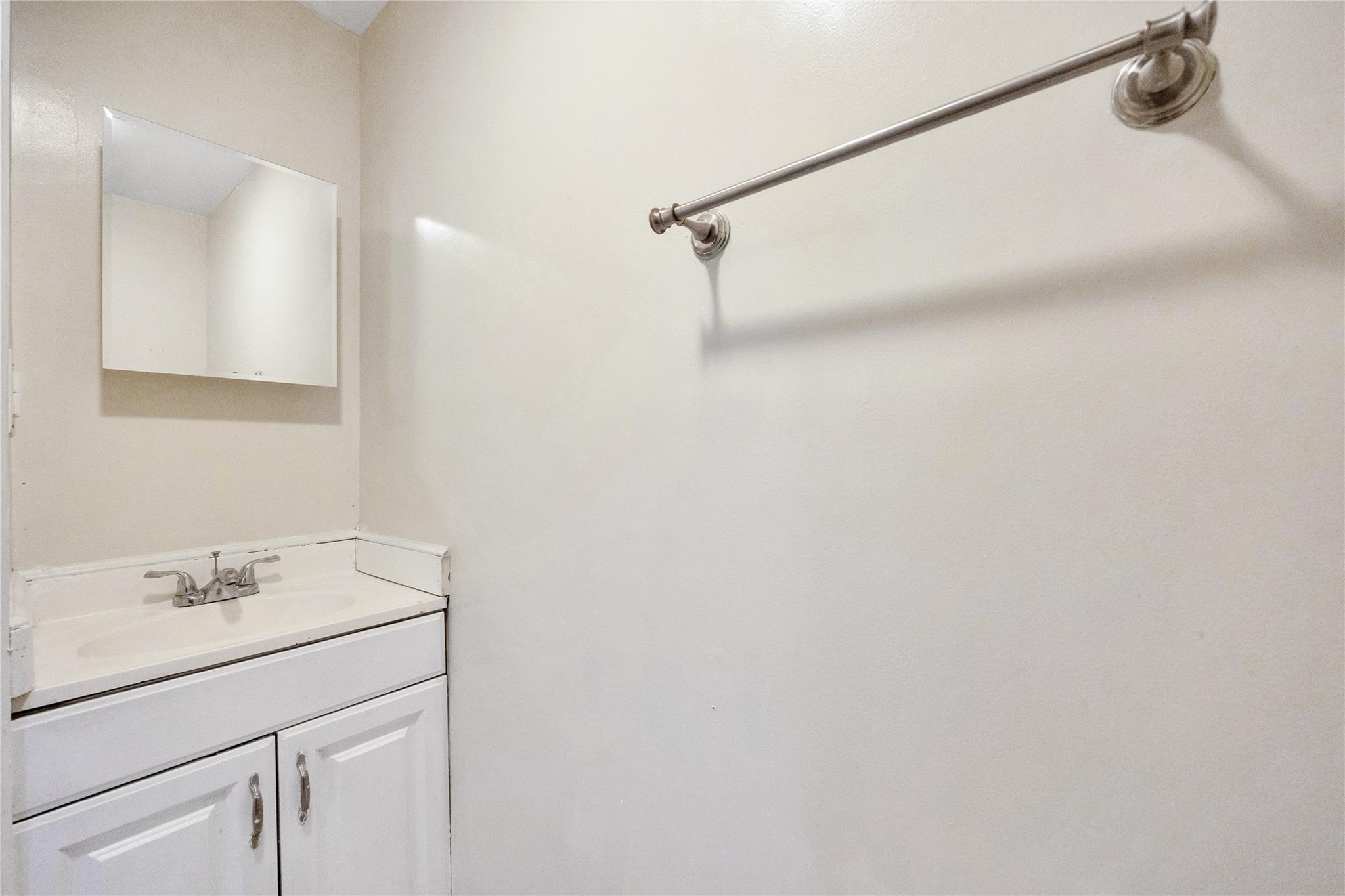 #16 photo, 82 Heitz Place, Hicksville , NY 11801