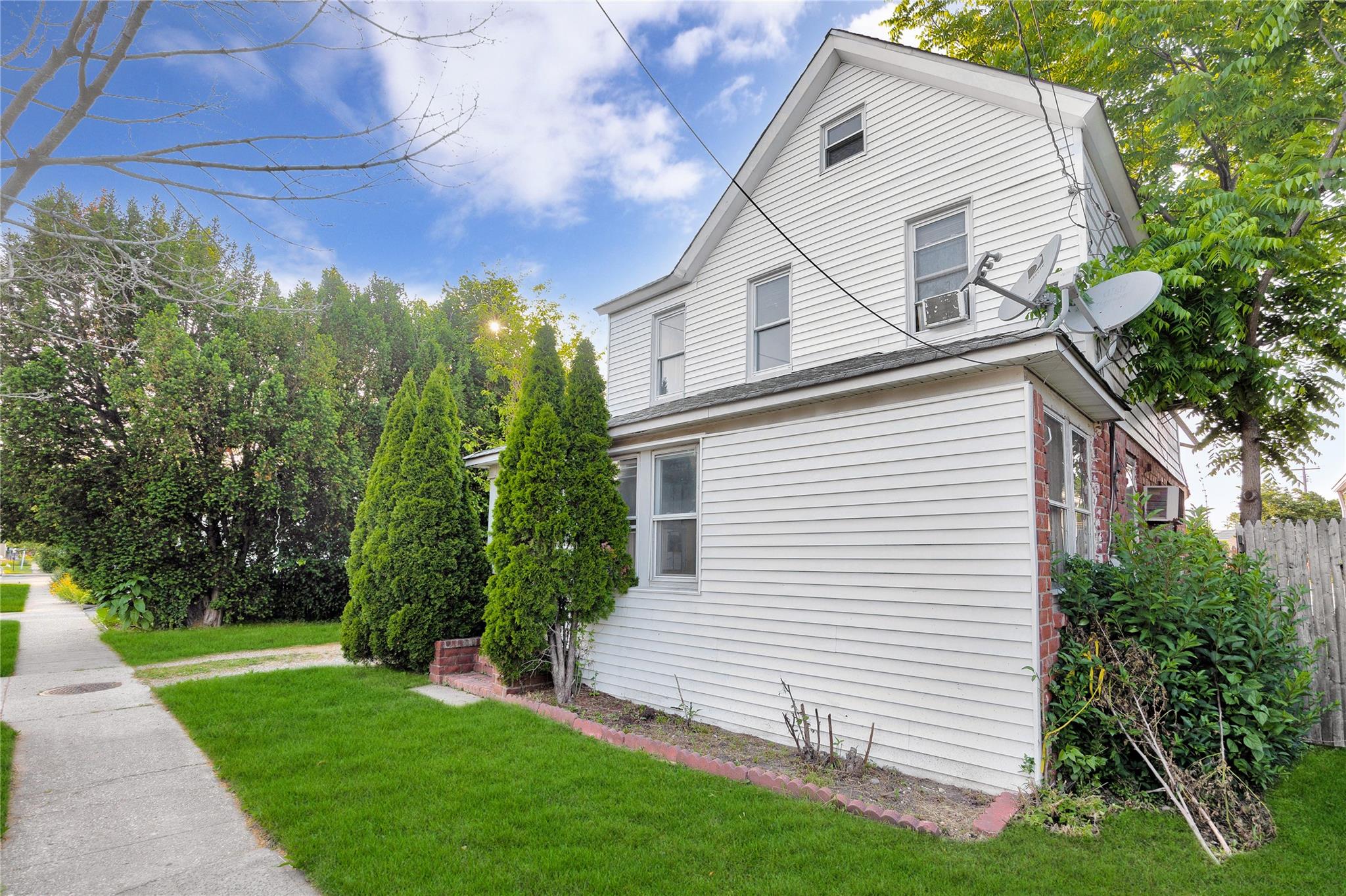 #3 photo, 82 Heitz Place, Hicksville , NY 11801