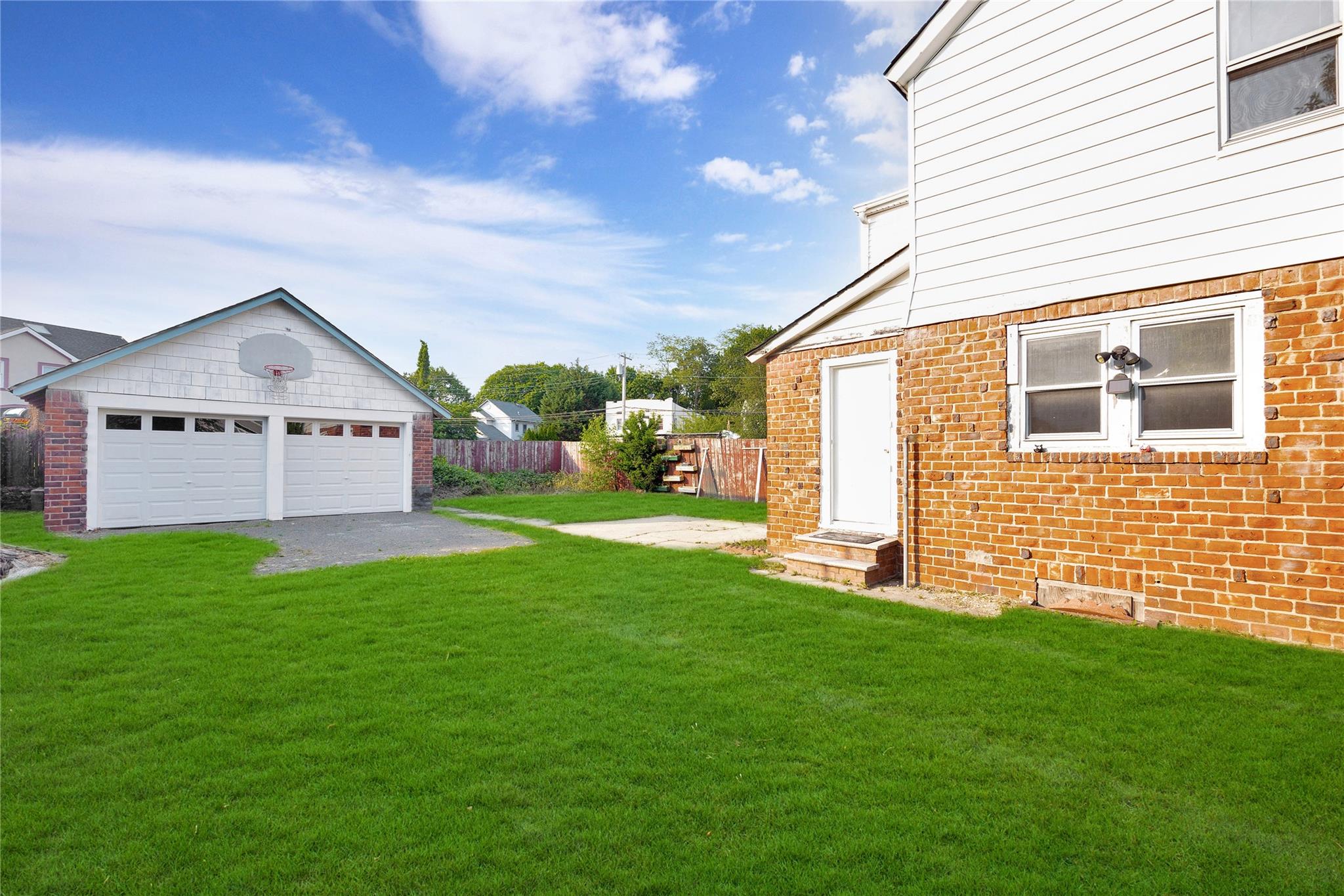 #4 photo, 82 Heitz Place, Hicksville , NY 11801