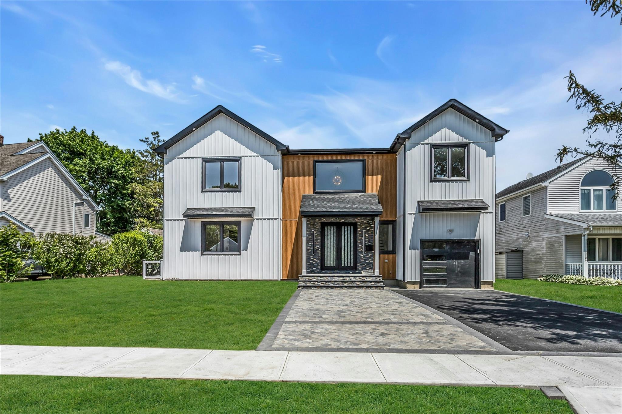 #1 photo, 9 Vista Lane, 長島 Levittown , NY 11756