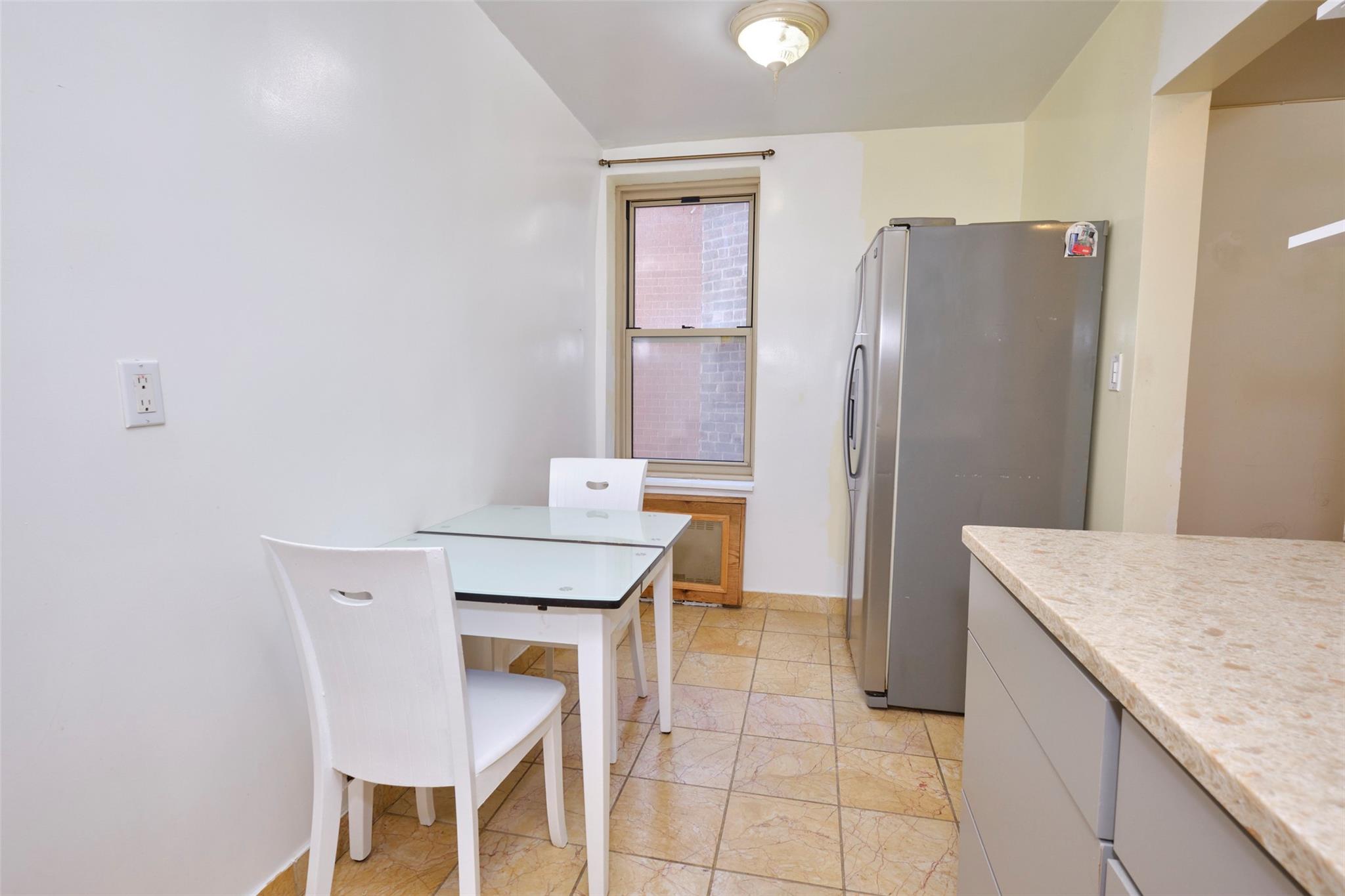 #11 photo, 67-25 Clyde Street, كوينز Forest Hills , NY 11375