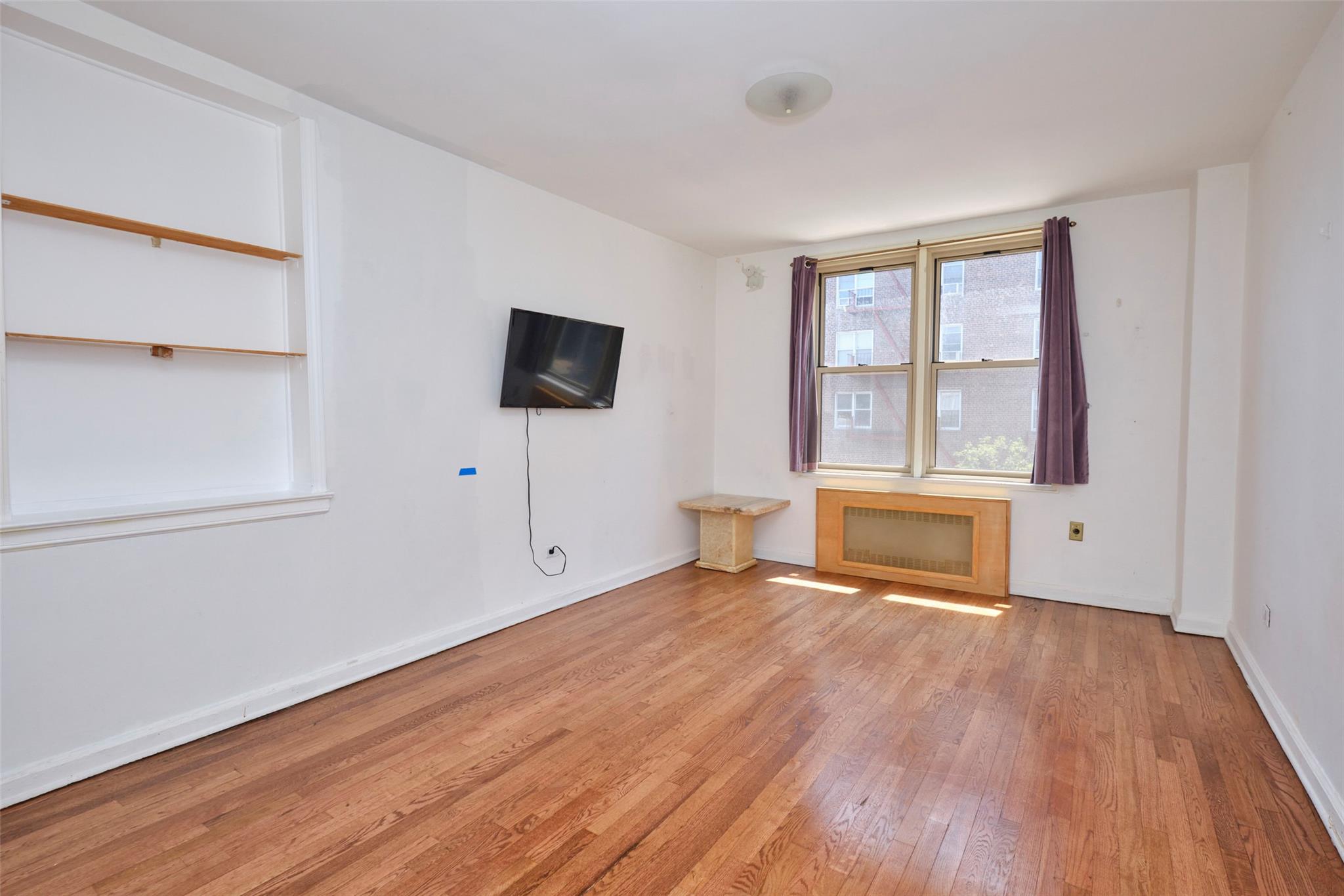 #15 photo, 67-25 Clyde Street, كوينز Forest Hills , NY 11375