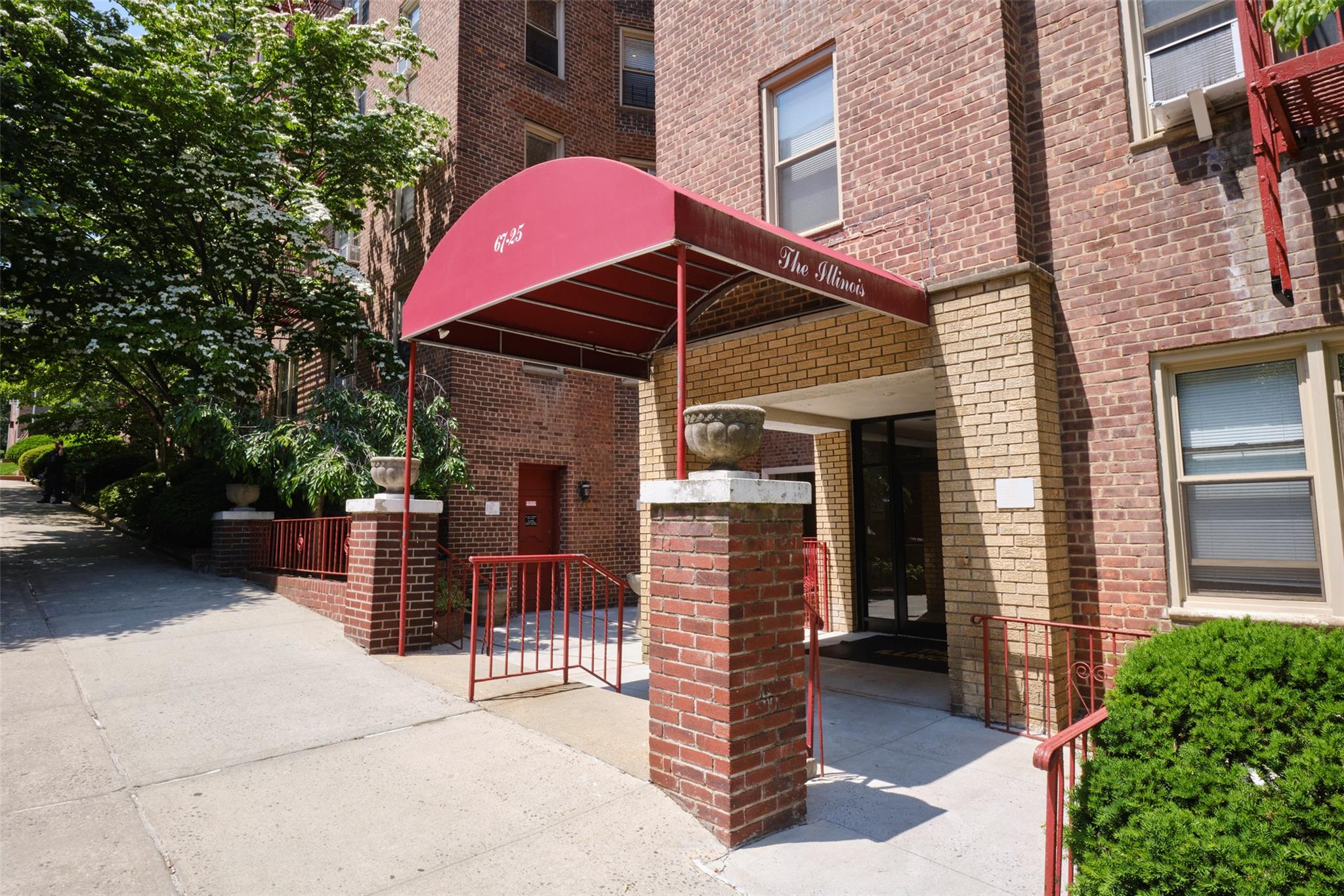 #18 photo, 67-25 Clyde Street, كوينز Forest Hills , NY 11375