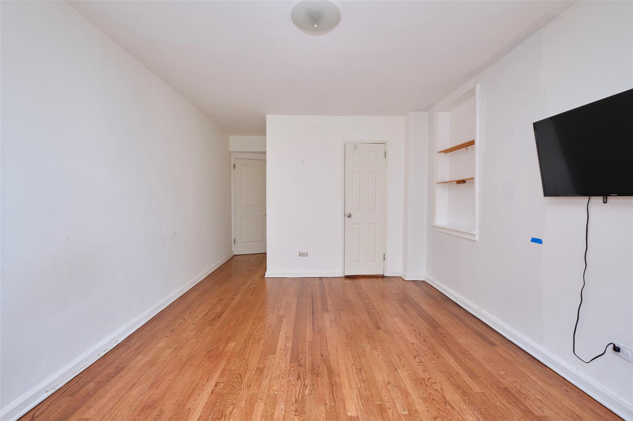 #5 photo, 67-25 Clyde Street, كوينز Forest Hills , NY 11375