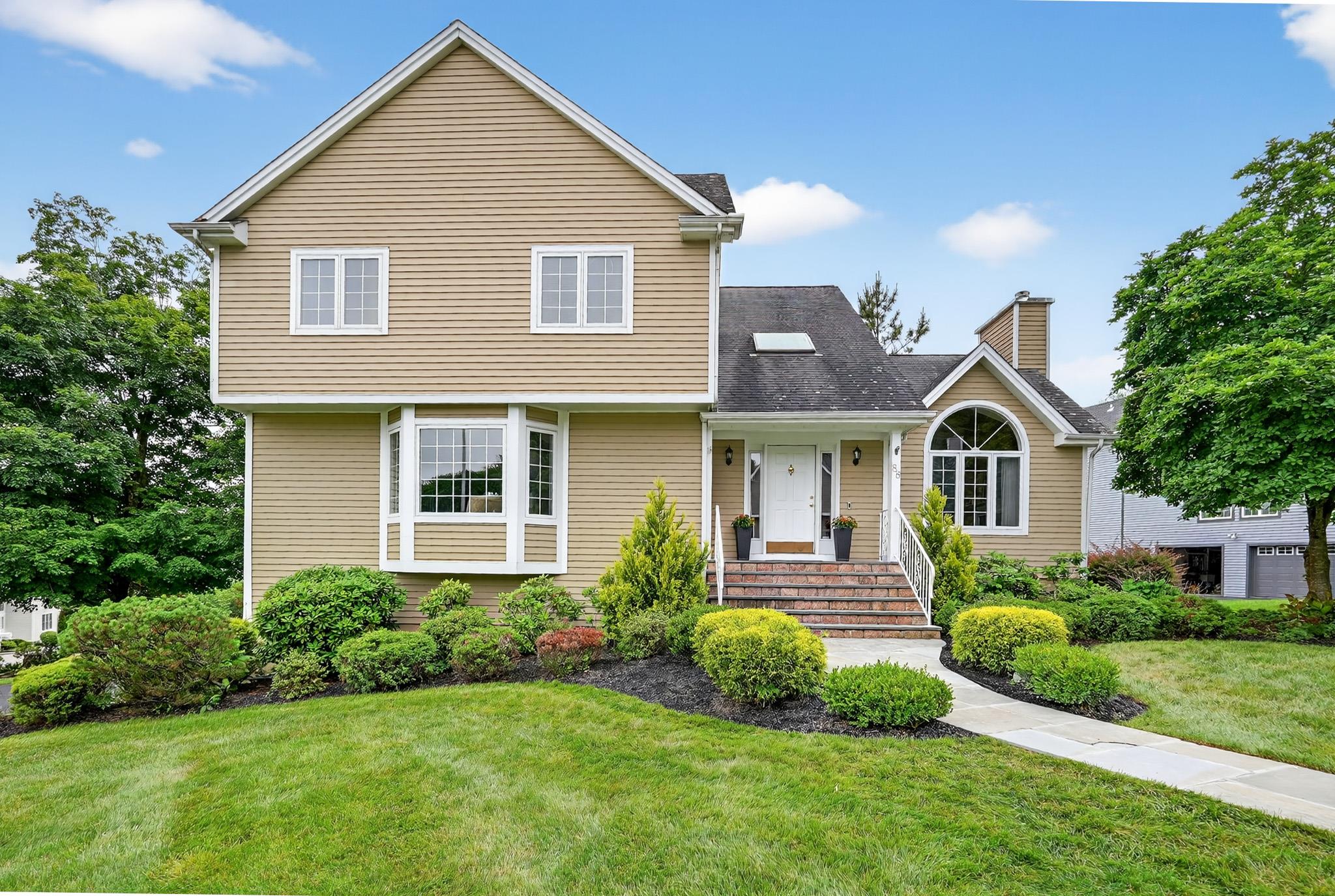 #1 photo, 85 Kensington Lane, Yorktown Heights , NY 10598