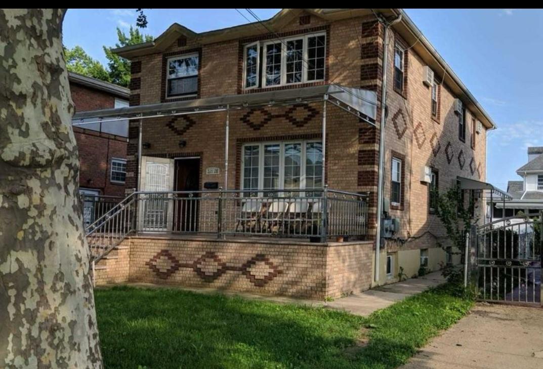 #1 photo, 221-28 Edmore Avenue, 皇后區 Queens Village , NY 11428